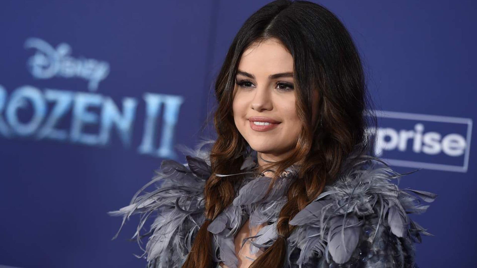 Selena Gomez vuelve a ser una chica Disney con una compañía inmejorable