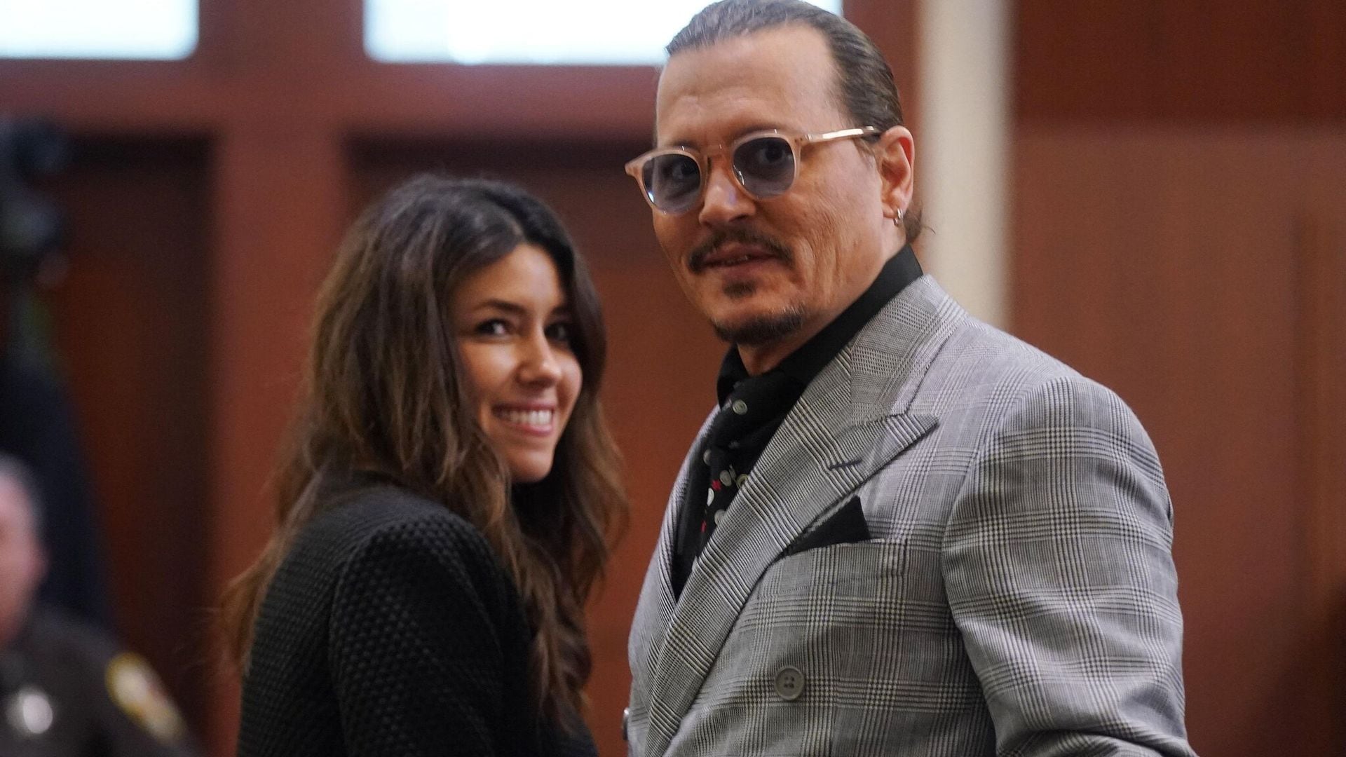 Johnny Depp sí está saliendo con una abogada... pero no es Camille Vasquez, ¿de quién se trata?