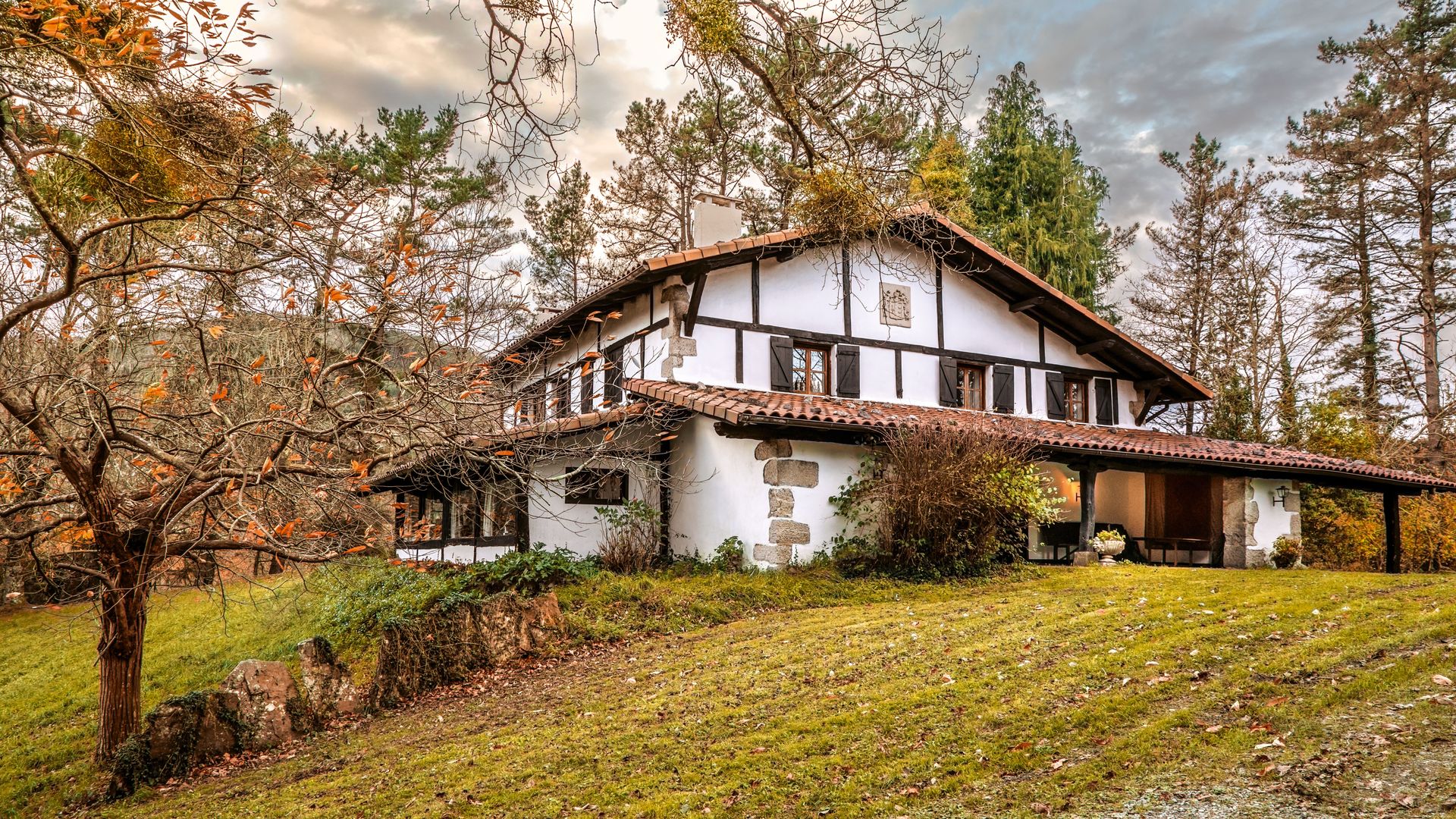 El caserío de Clara y Sofía Gaytán de Ayala