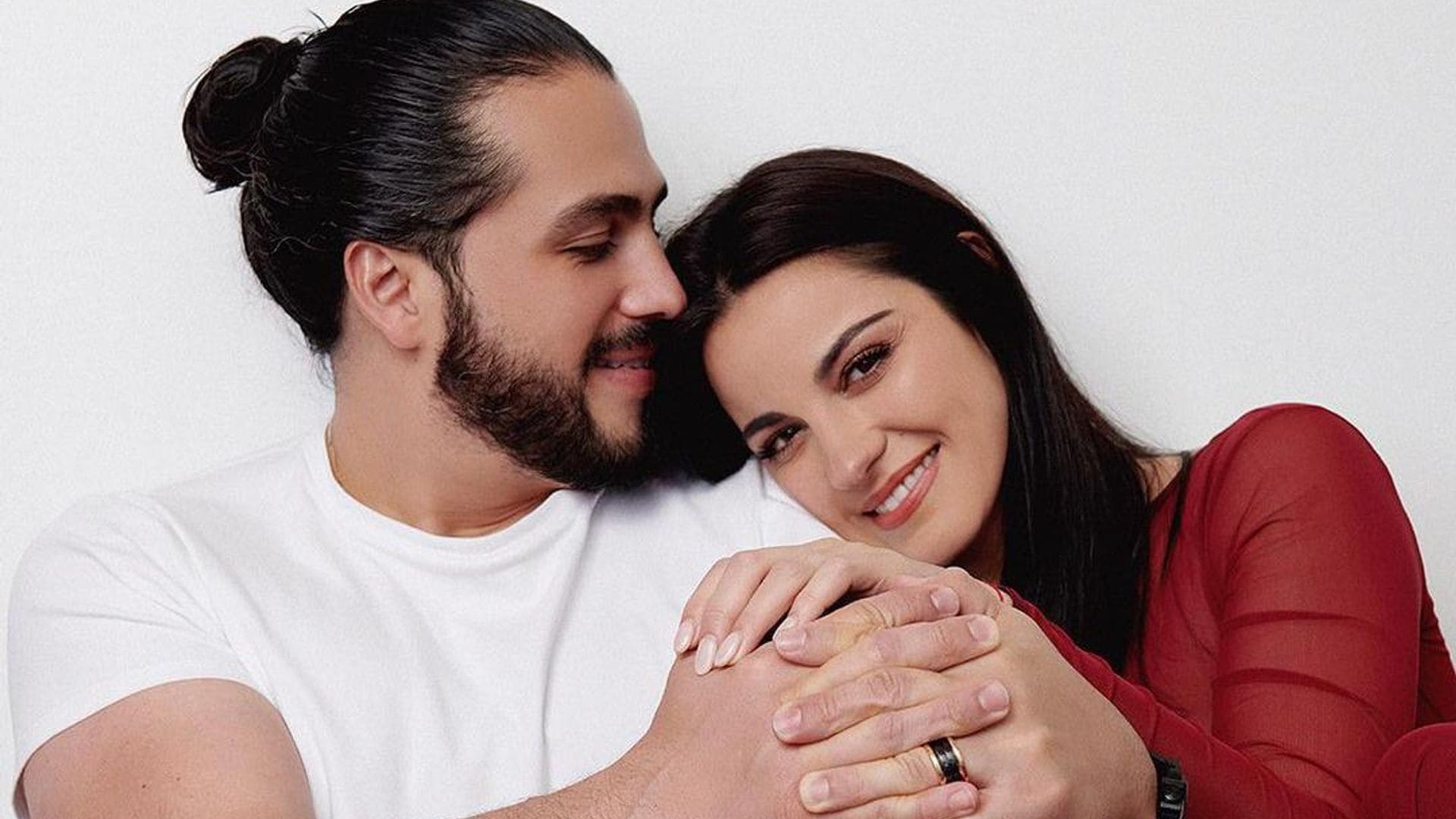 Maite Perroni se compromete con Andrés Tovar