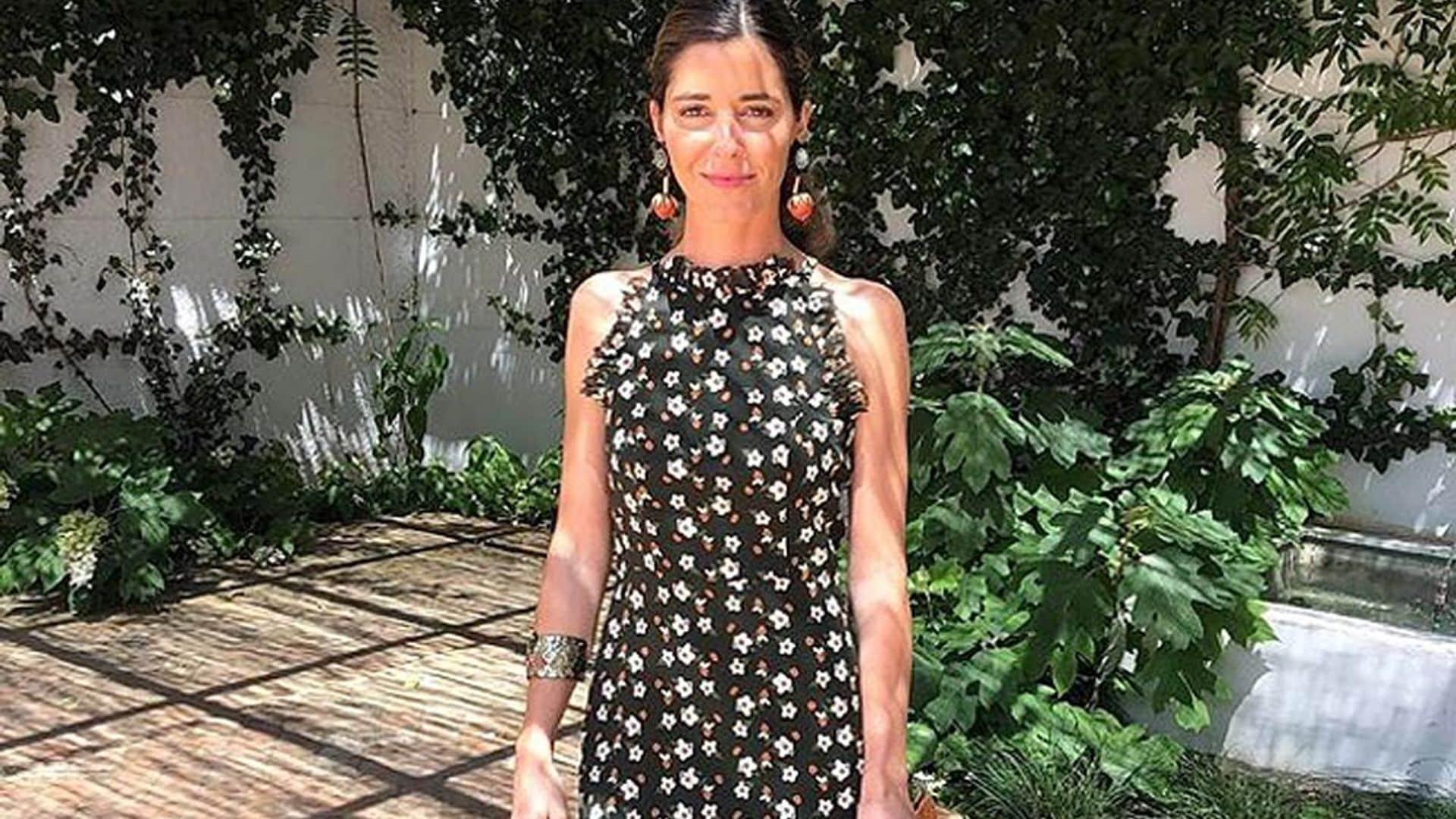 Belén Corsini desvela el look de su pedida: vestido de margaritas y pendientes XL