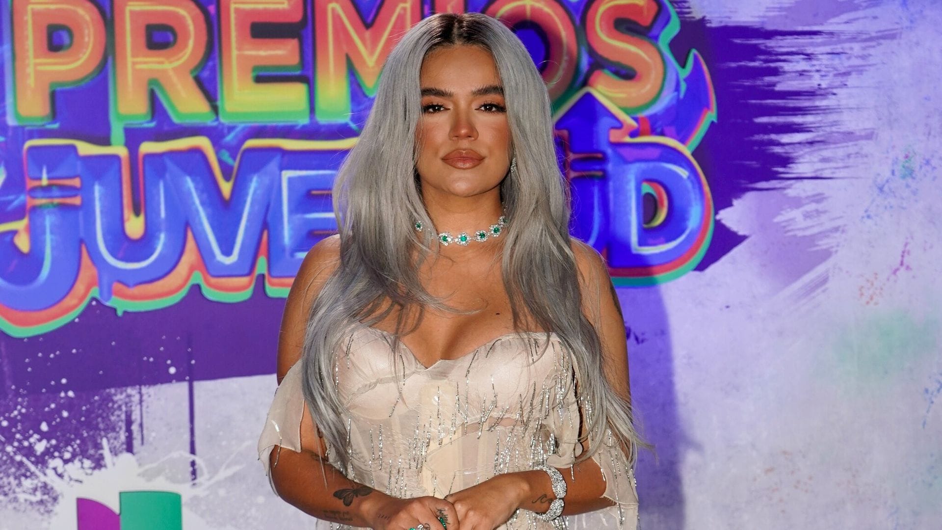 premios juventud 2021 arrivals