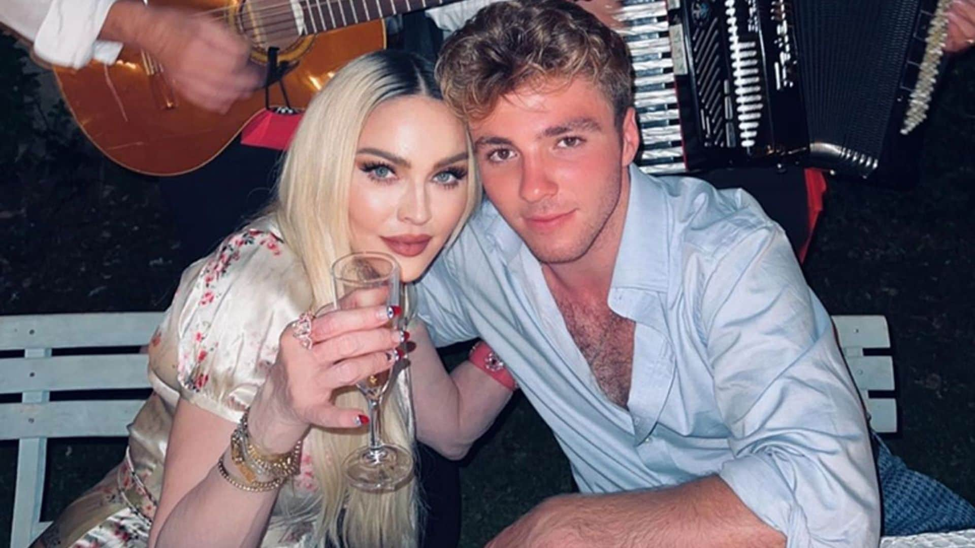 Rocco, el hijo de Madonna, celebra su 22 cumpleaños y ¡es un clon de su padre, Guy Ritchie!