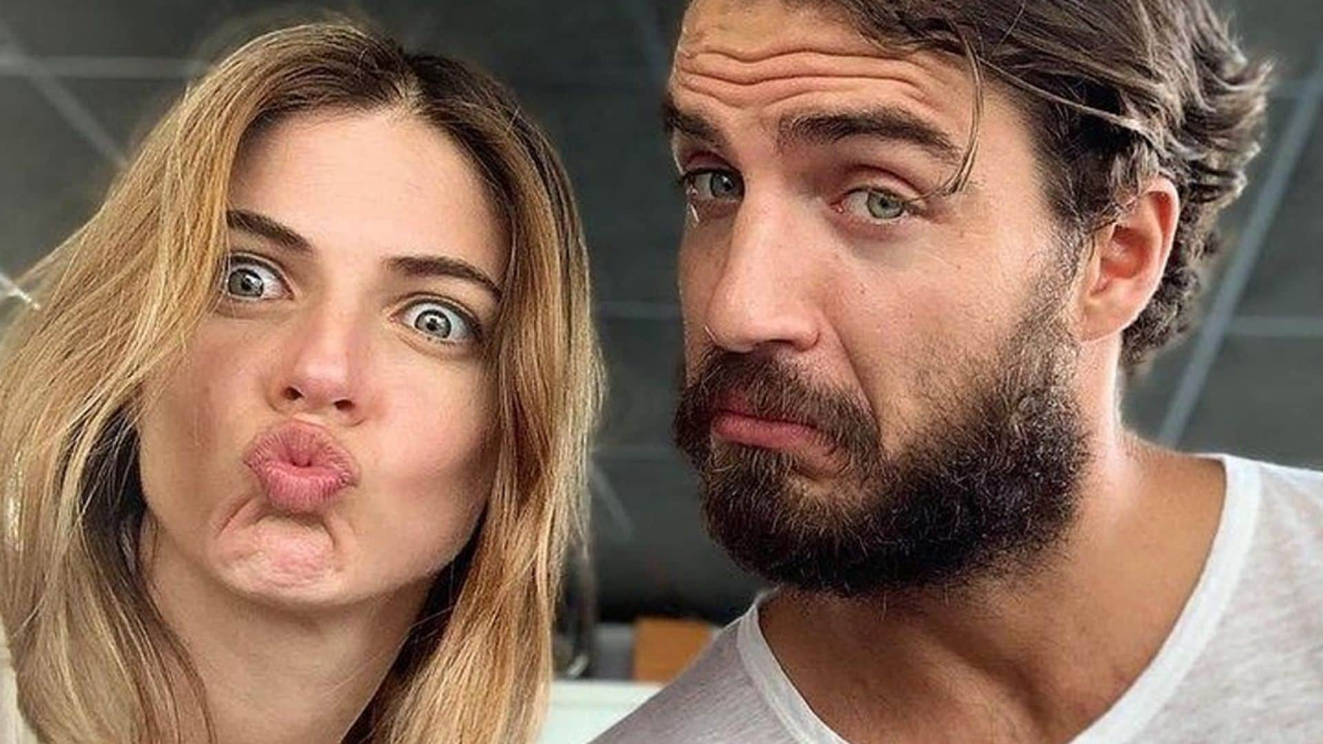 Maxi Iglesias sopla 31 velas junto a Stephanie Cayo y a punto de estrenar la película que los unió