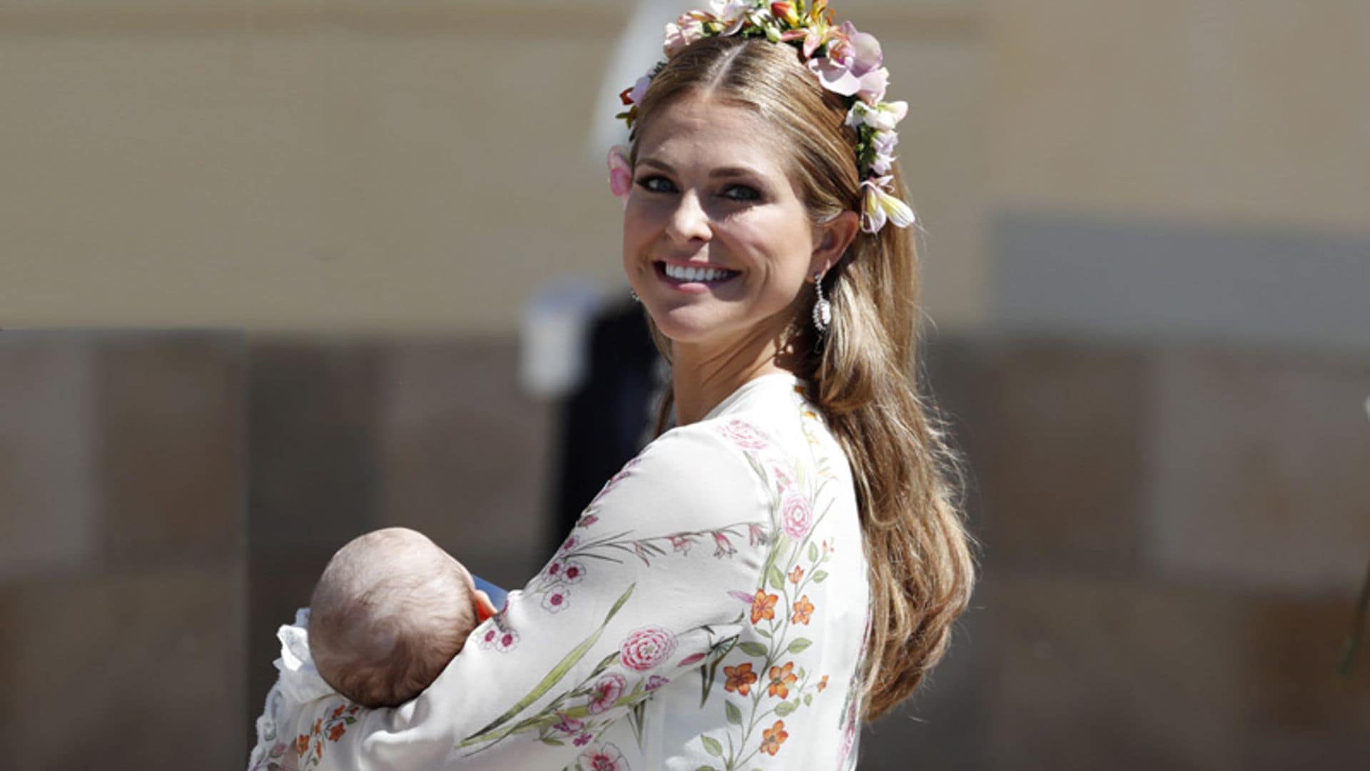 Un bautizo, tres estilos: los looks de las princesas suecas al detalle