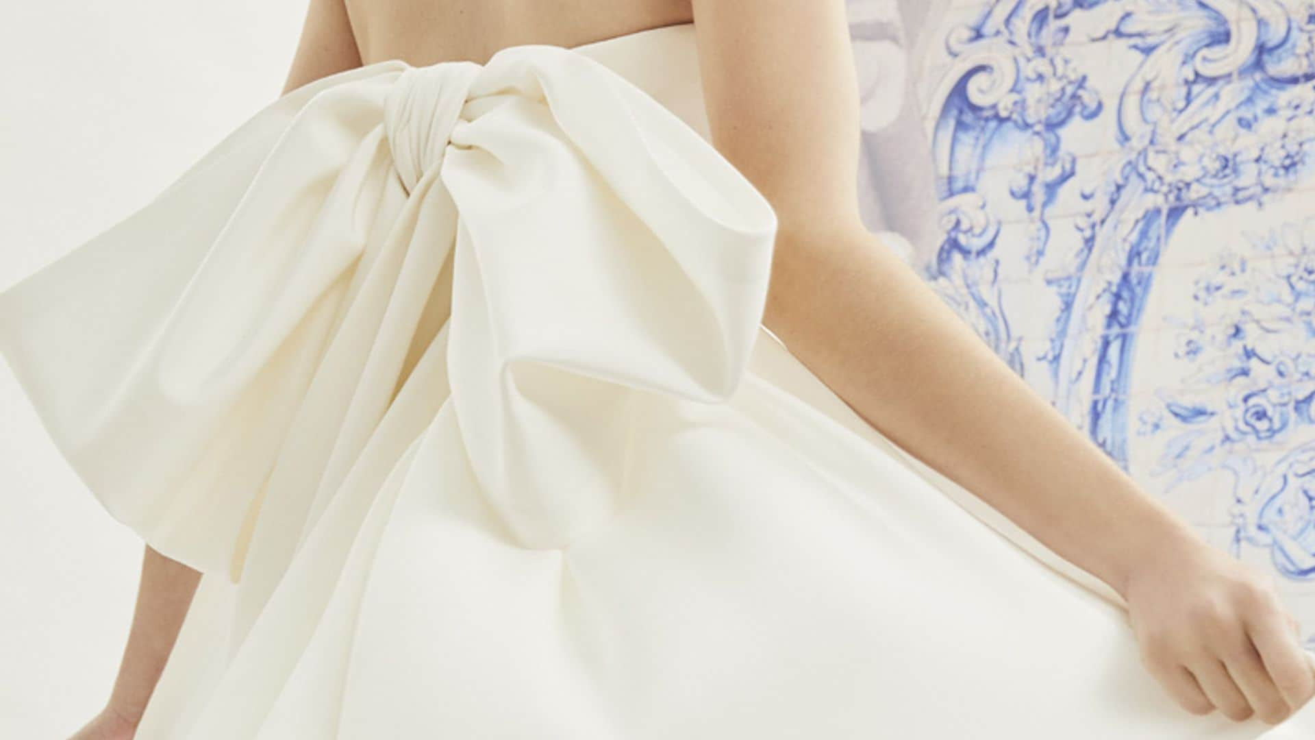 Lazos XL, el detalle que reinventa los diseños nupciales de Carolina Herrera