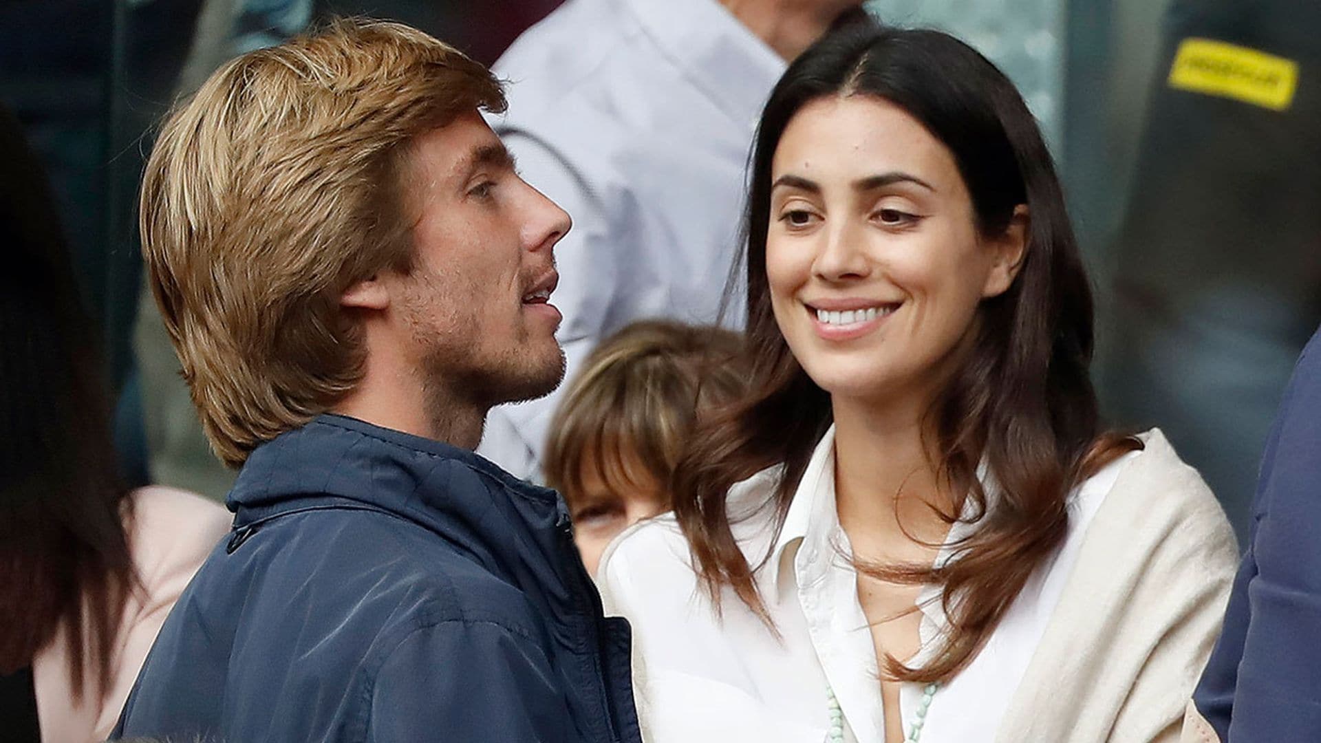 Alessandra de Osma y Christian de Hannover reciben los primeros regalos para sus bebés