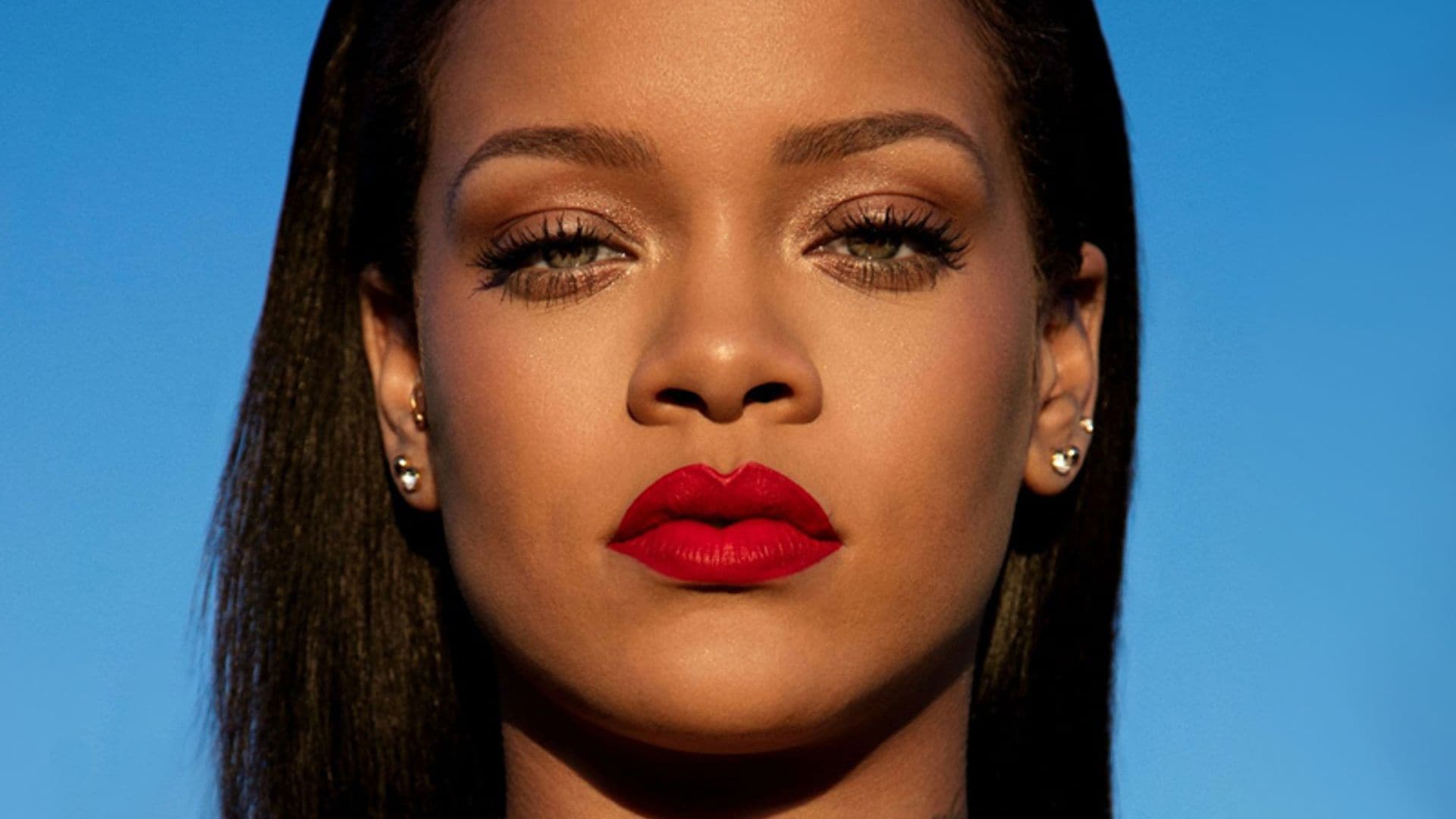 El tutorial exprés de Rihanna para unos labios rojos perfectos