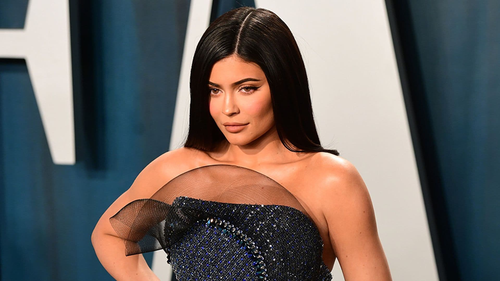 Kylie Jenner recupera su estilo más atrevido para celebrar los 25 años