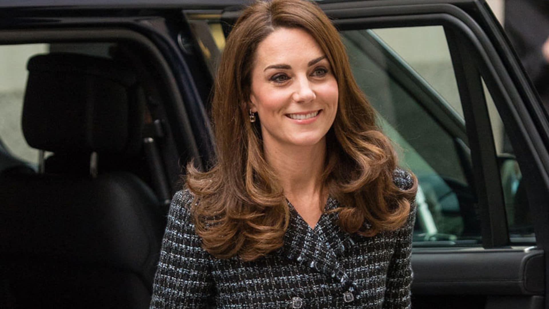 El nuevo traje de Kate Middleton podría contar con la aprobación de la reina Isabel