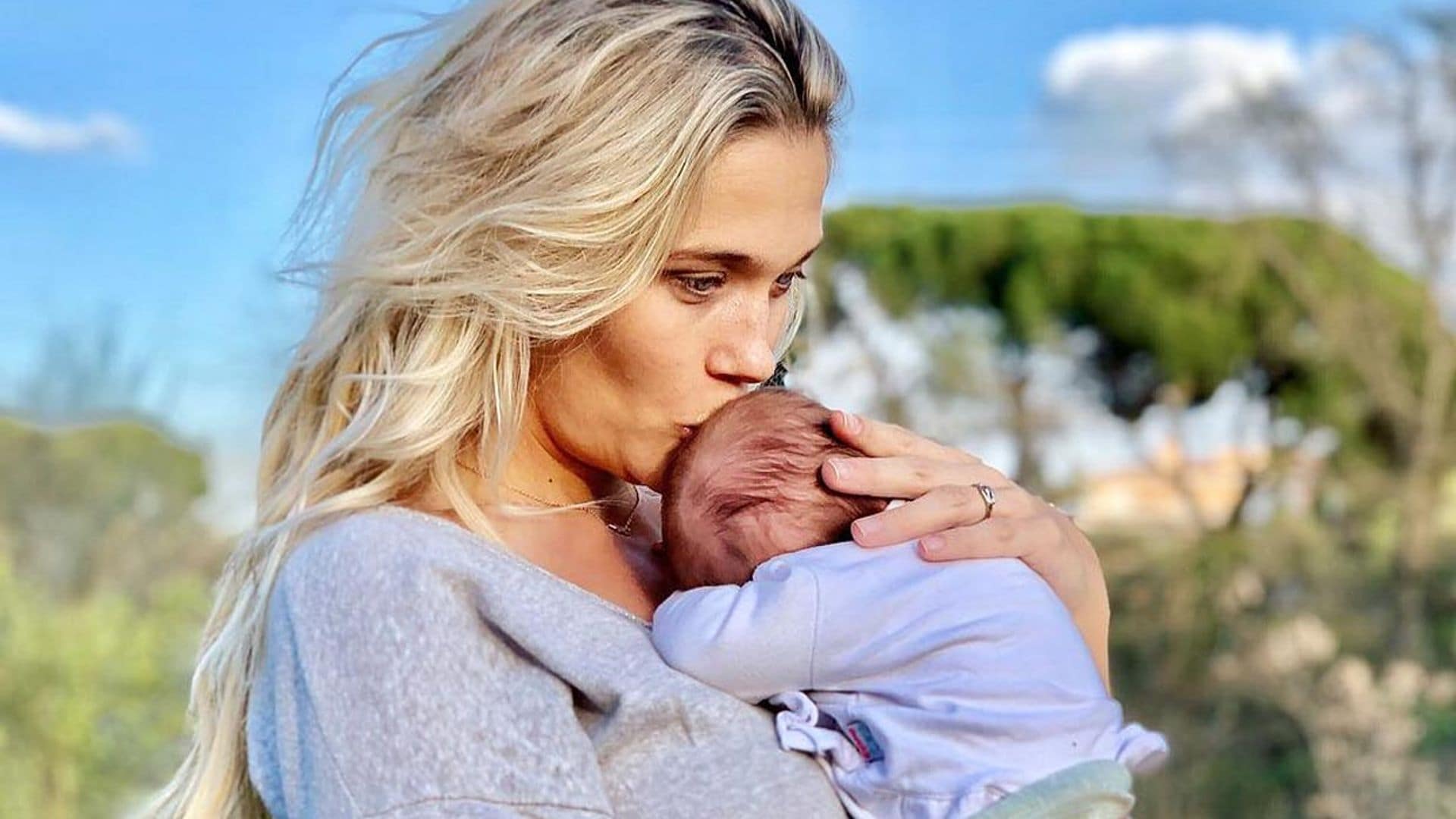 ¡La foto más tierna! Patricia Montero celebra así el primer mes de su pequeña Layla