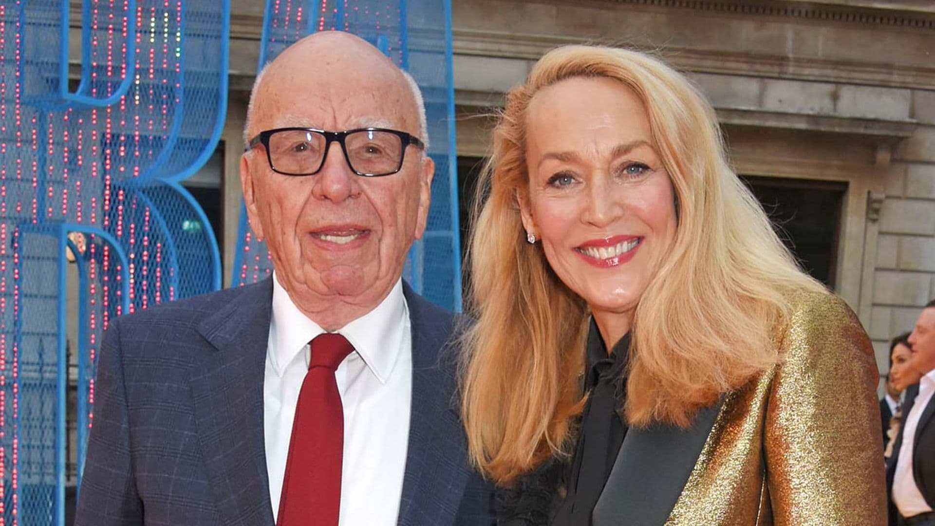 Jerry Hall, devastada tras enterarse del fin de su matrimonio con Rupert Murdoch por correo electrónico