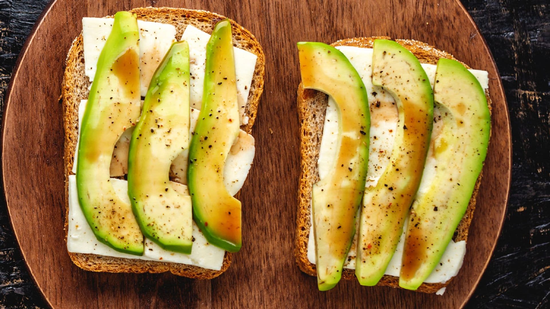 Tostadas de tofu y aguacate