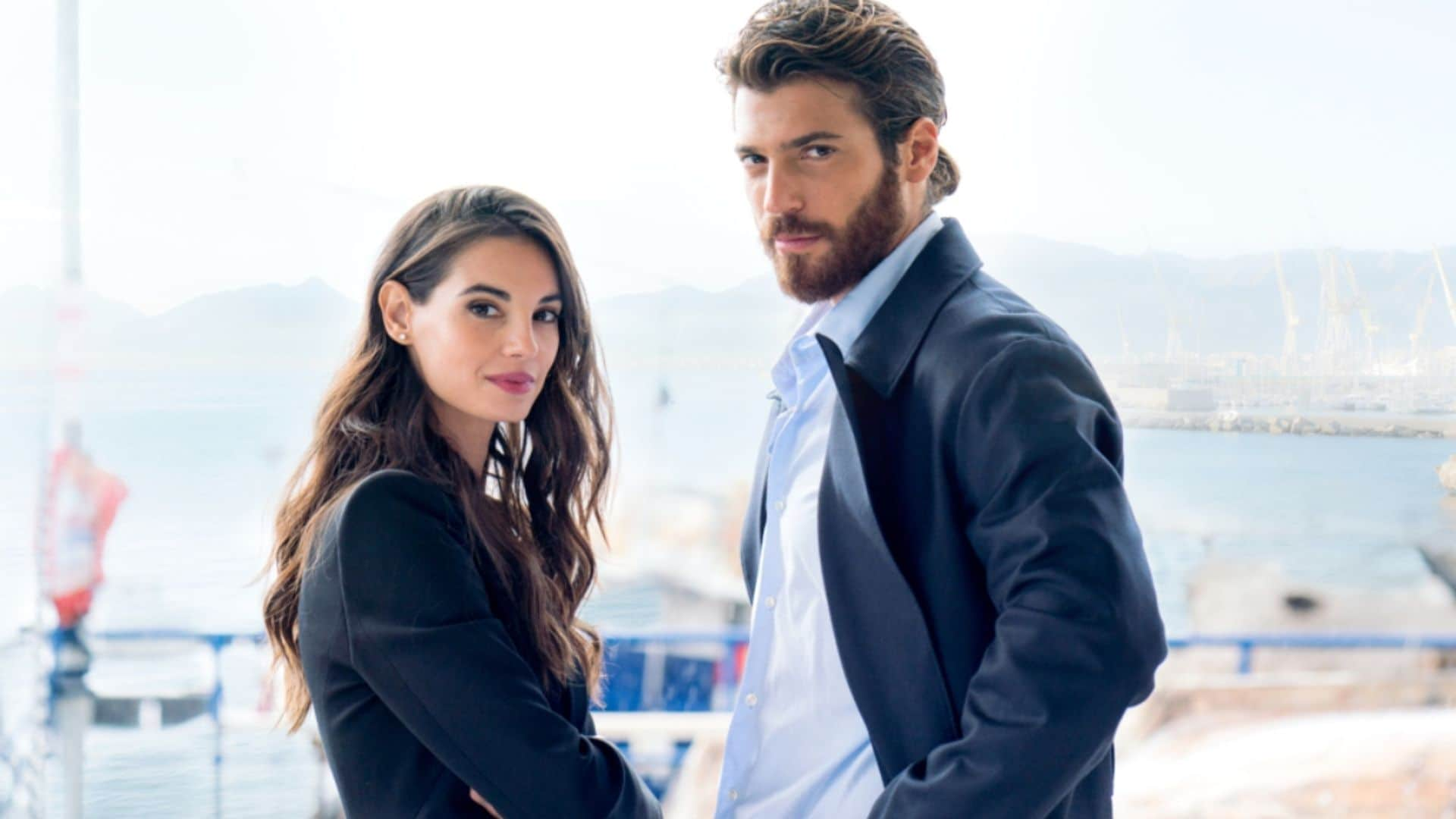 Todo sobre el regreso de Can Yaman como un astuto inspector en 'Violeta como el mar'