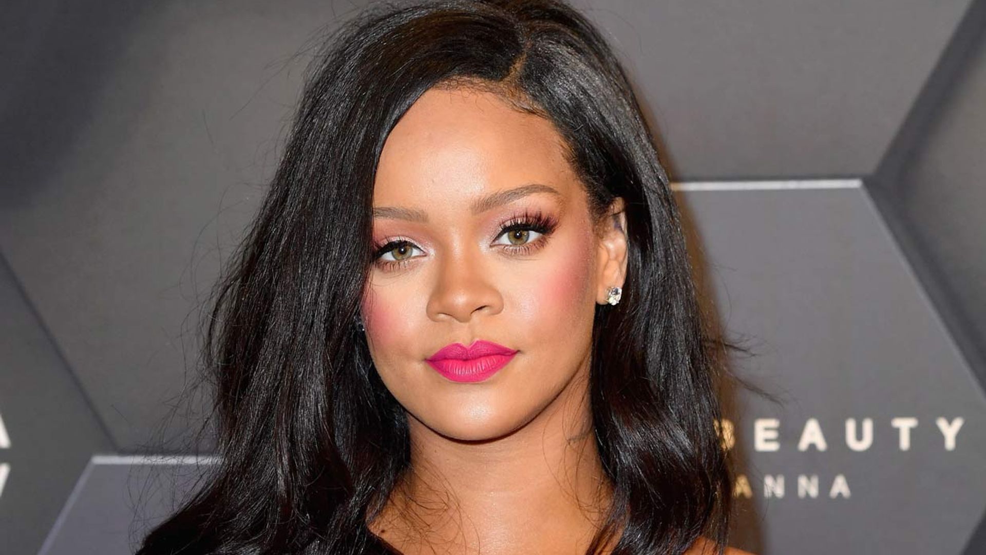 El nuevo look de Rihanna, ¿un anuncio de su próximo lanzamiento?