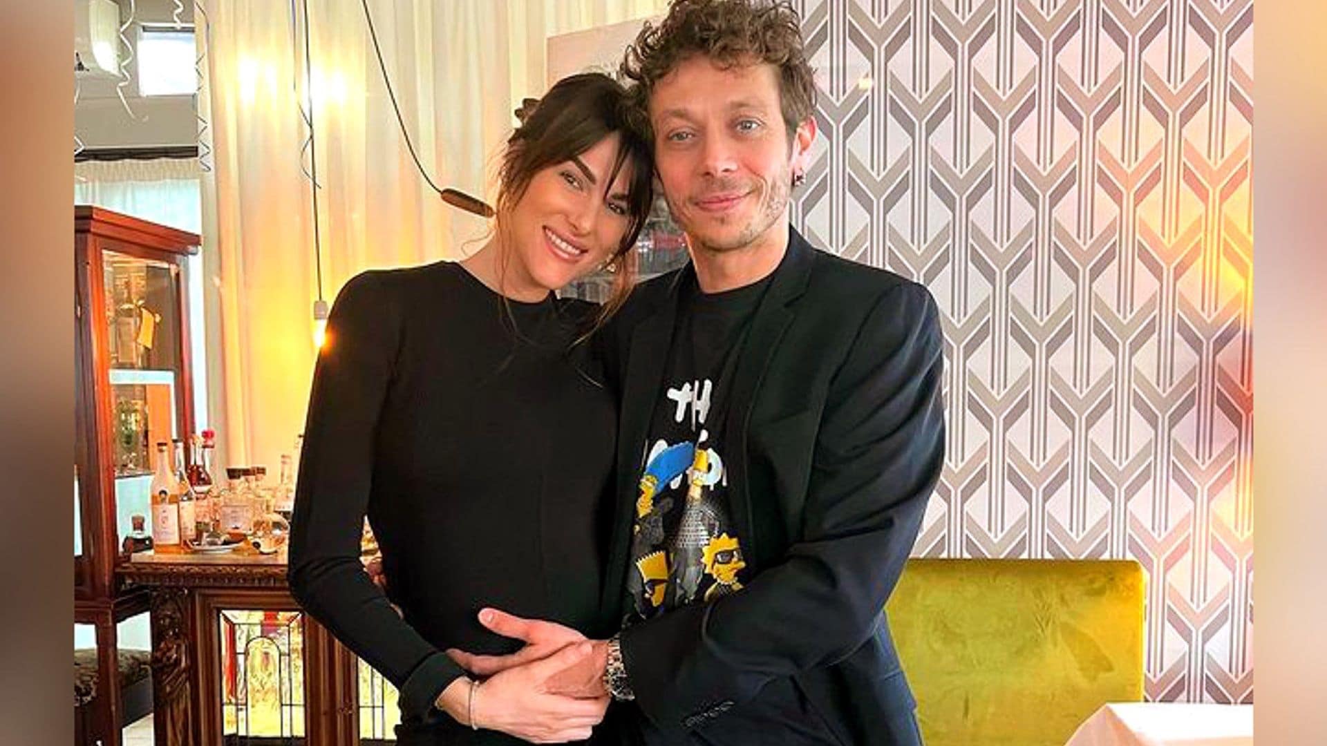 La gran fiesta de cumpleaños de Valentino Rossi antes de ser papá junto a Francesca Sofía Novello