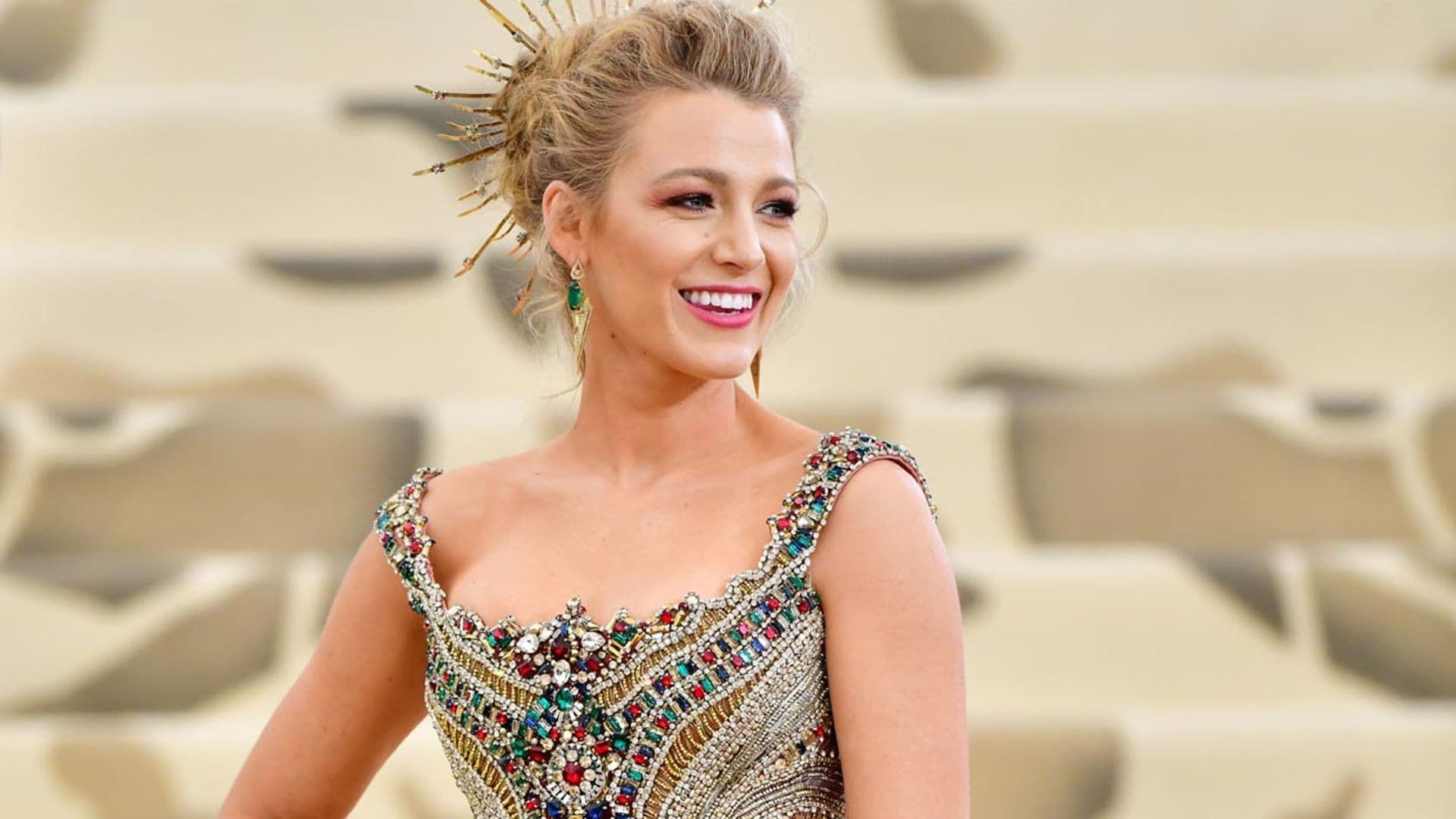 Vuelve el vestido más espectacular de Blake Lively, aunque no como te imaginas