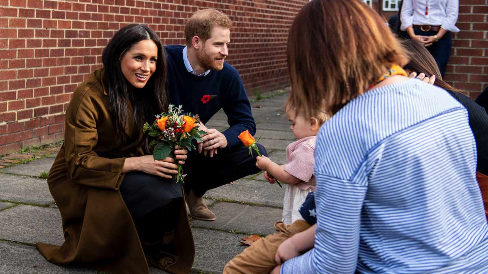 ¡Archie ya gatea! El príncipe Harry y Meghan Markle dan detalles de su hijo