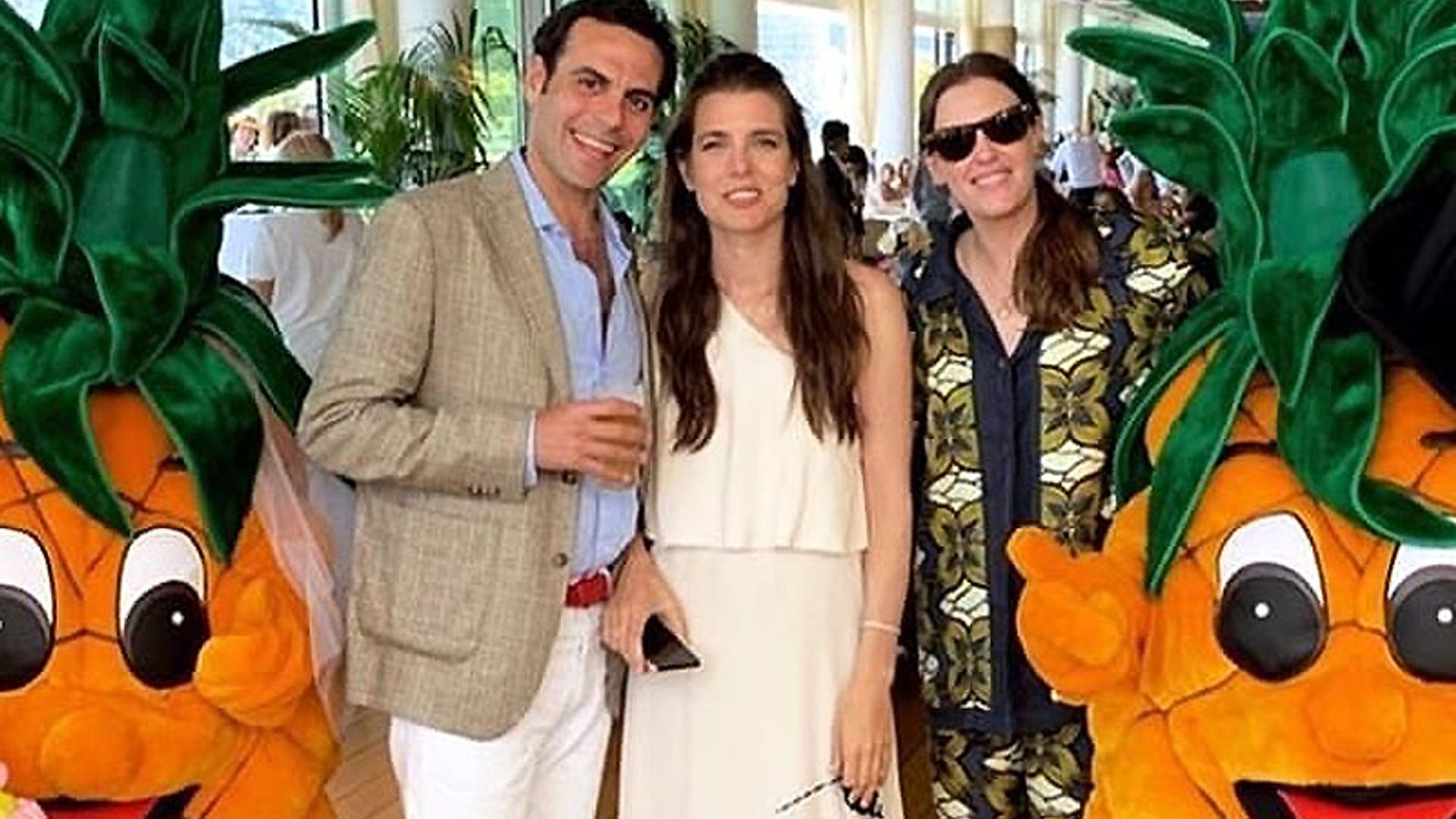 Carlota Casiraghi y Dimitri Rassam ponen el broche de oro a su boda en el Yacht Club de Mónaco