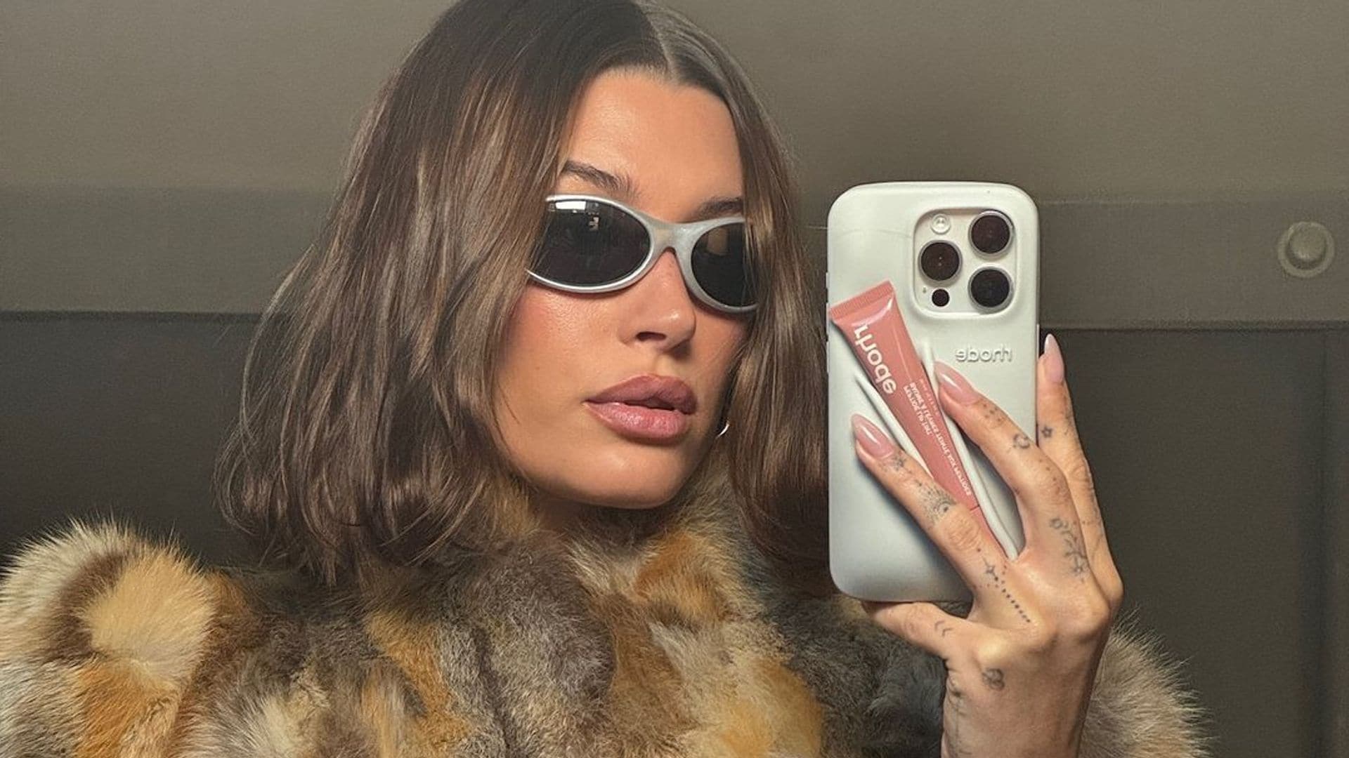 'Pumpkin spice nails': la nueva propuesta de Hailey Bieber para el otoño