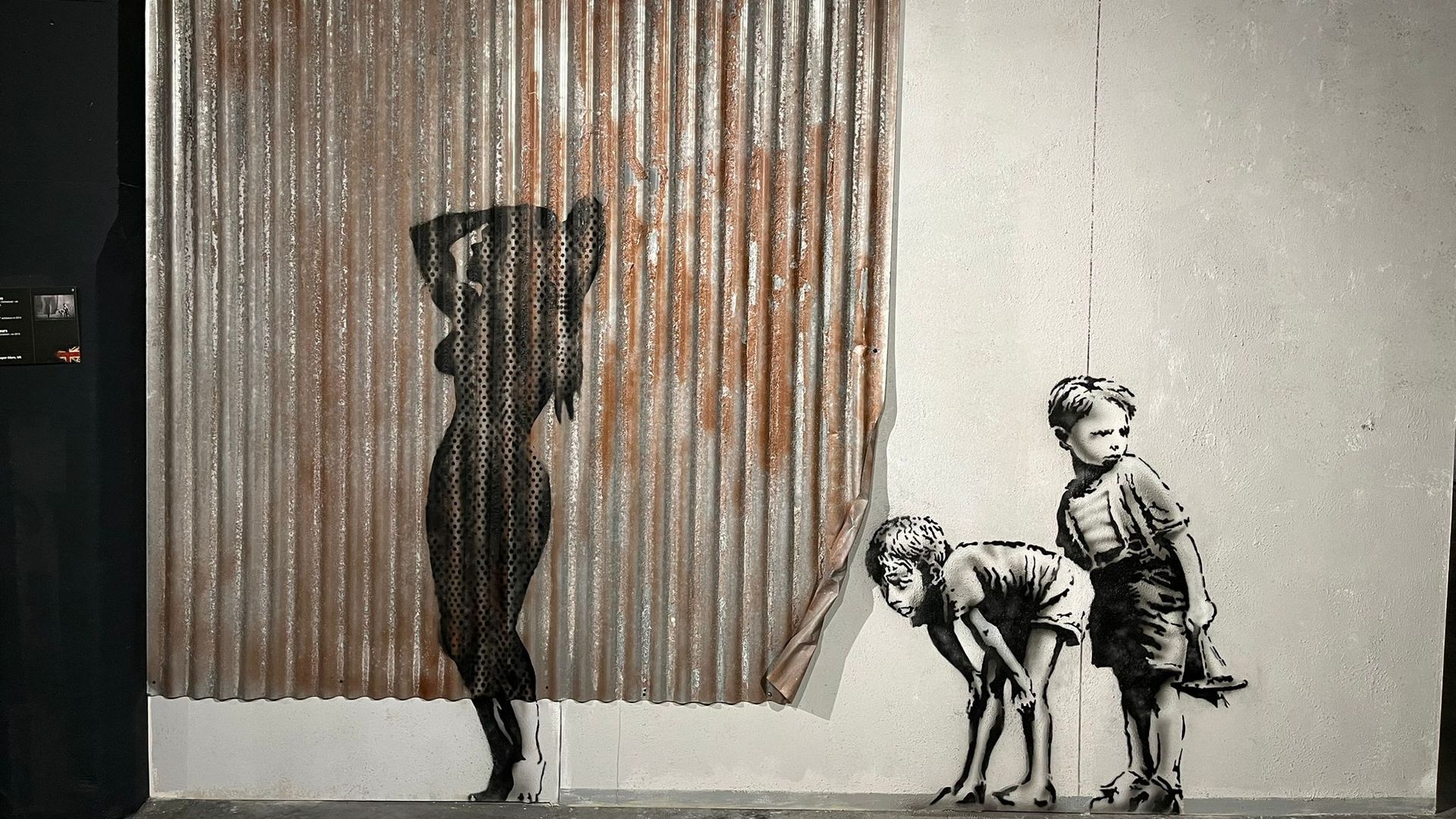 Recreación de una obra callejera de Banksy para su museo en Madrid