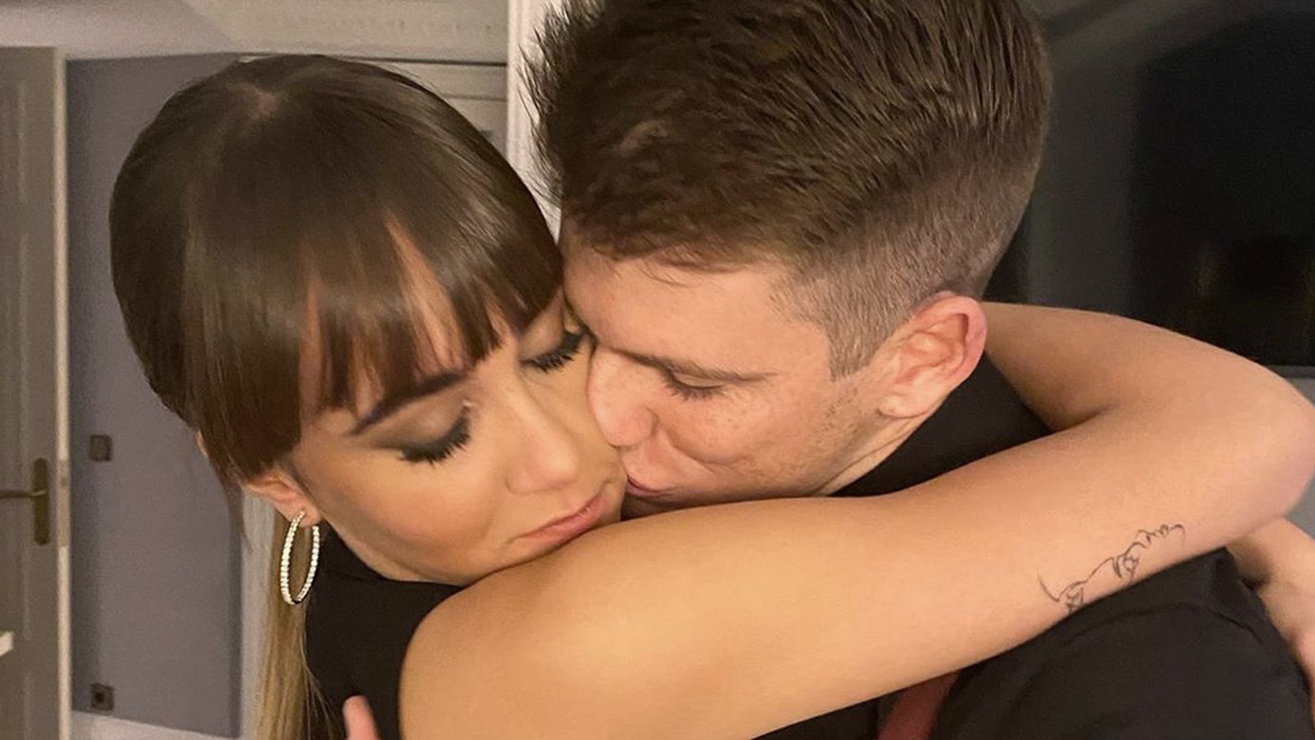 Aitana y Miguel Bernardeau se escapan al paraíso antes de fin de año