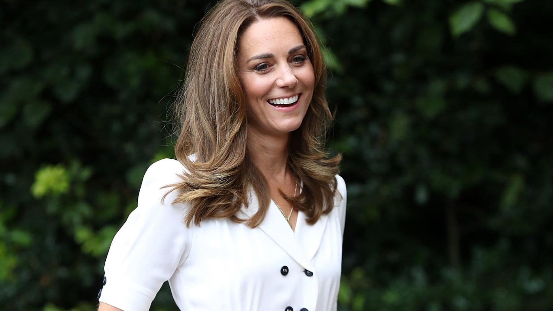 Kate Middleton rompe sus propias normas de moda con una nueva blusa 'babydoll'