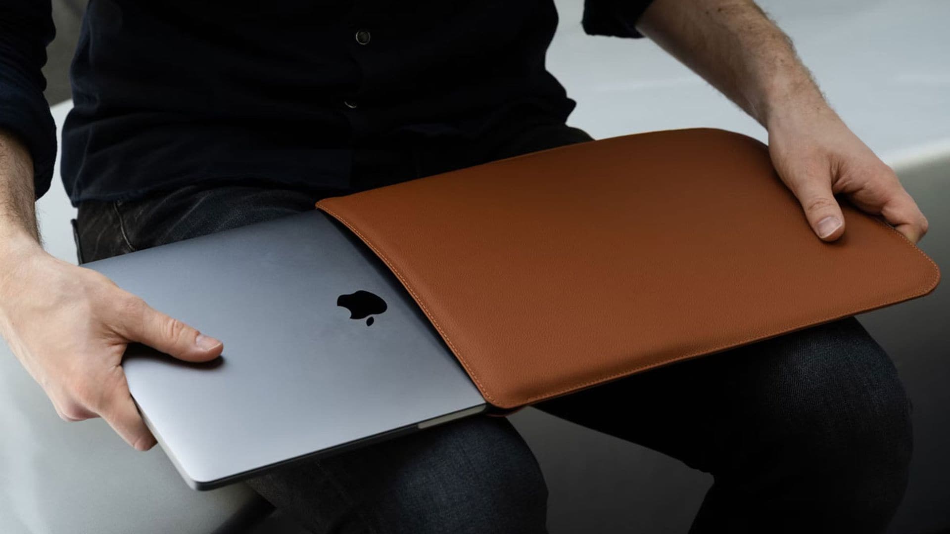 Protege tu MacBook Air 13 de arañazos y golpes con estilo: las 6 mejores fundas