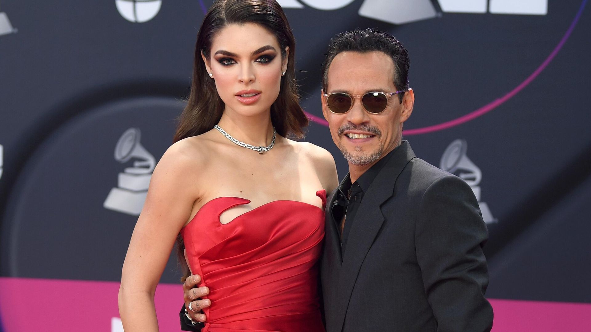 Marc Anthony y su declaración de amor a Nadia Ferreira en los Latin GRAMMY