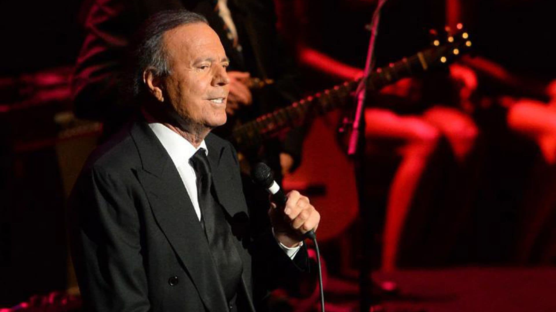 La aclamada reaparición de Julio Iglesias tras dos años de ausencia