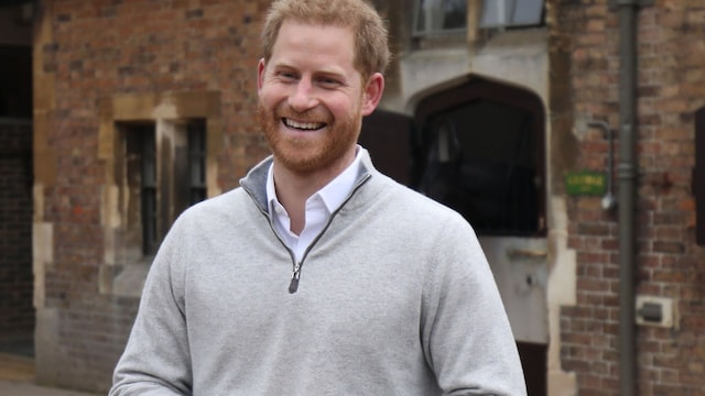 prince harry looks like a local at california beach