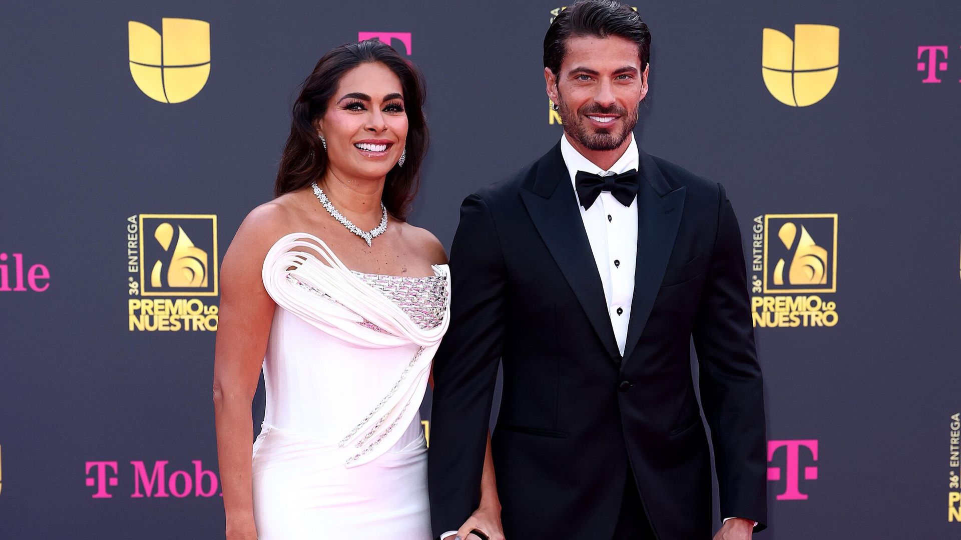 Dando lecciones de estilo, Galilea Montijo y su novio debutan sobre la alfombra roja