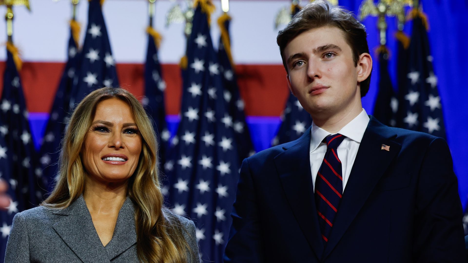 Orgullosa, Melania Trump presume que su hijo Barron votó por primera vez