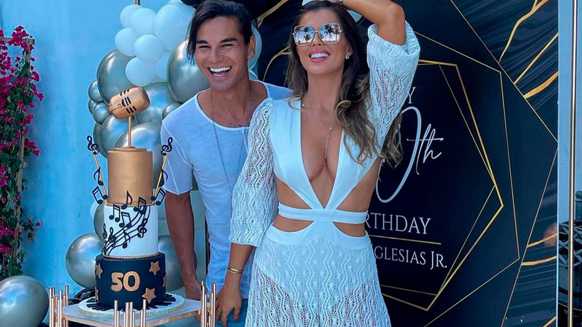 Paella, globos y muchas risas: así ha celebrado Julio Iglesias Jr. los 50 junto a su novia, Vivi Di Domenico