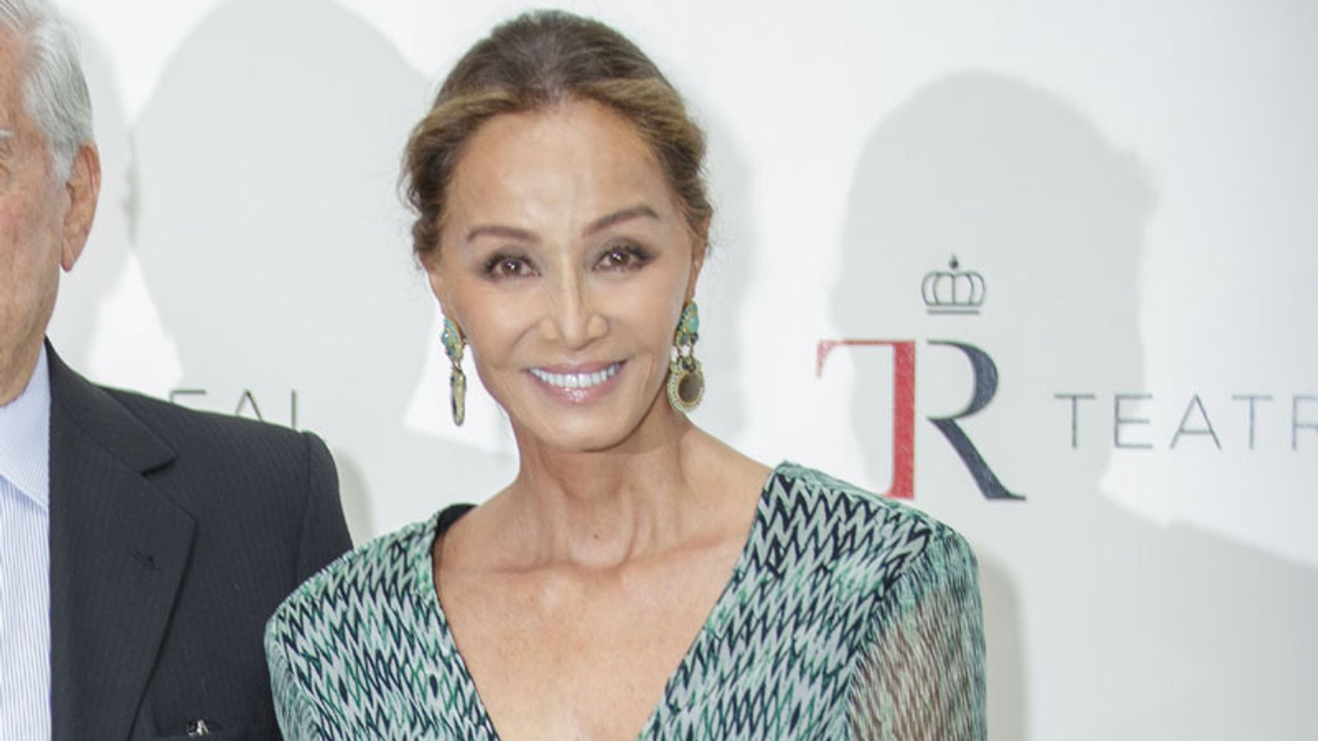 El insuperable look con sello español de Isabel Preysler para una noche en la ópera