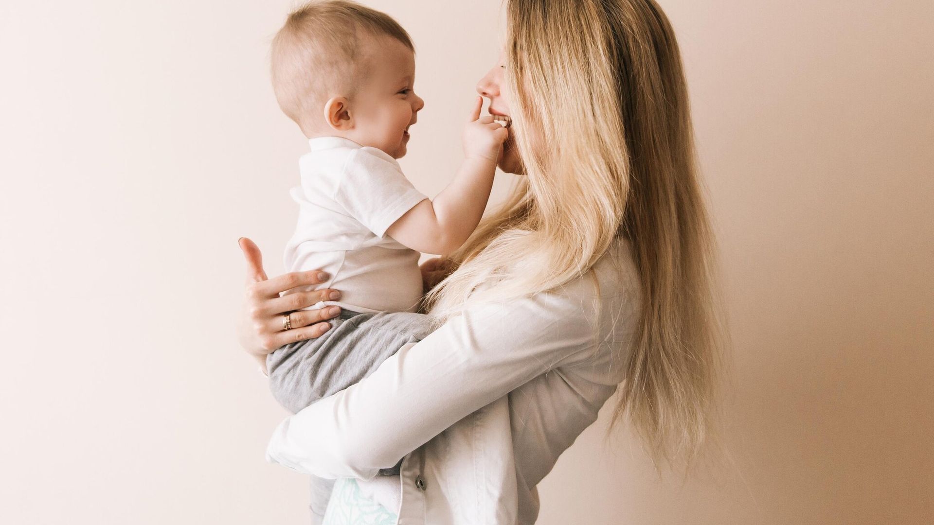 ¿Sabes lo que les cuesta a las madres españolas tener un hijo?