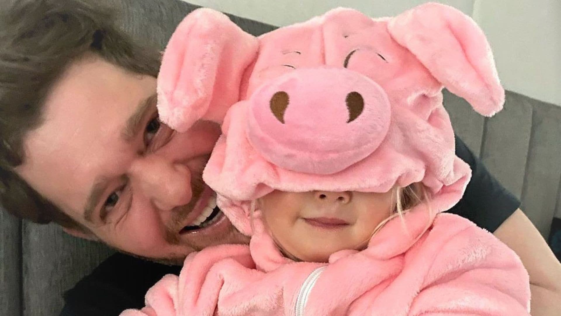 El llanto de la hija pequeña de Michael Buble porque no quiere ser princesa: '¡Prefiero Marvel!'