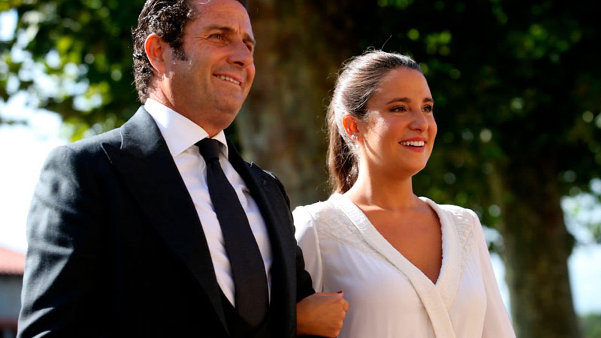 Sencillo y romántico: el vestido de novia de Marta Pombo al detalle