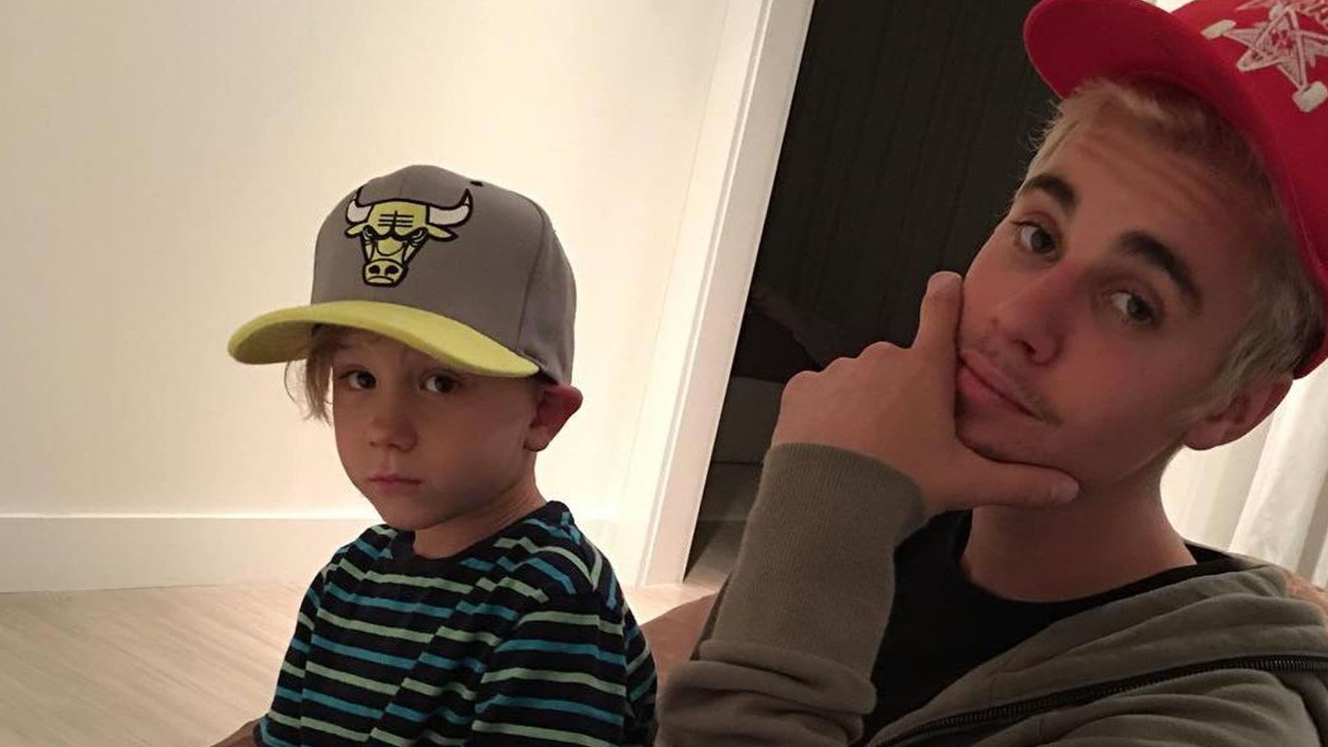 ¡Es el mejor! Justin Bieber lleva a su hermanito Jaxon al hockey