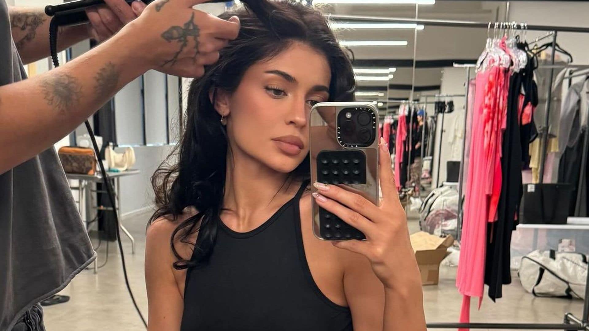 Kylie Jenner celebra su cumpleaños con un llamativo 'manicure'