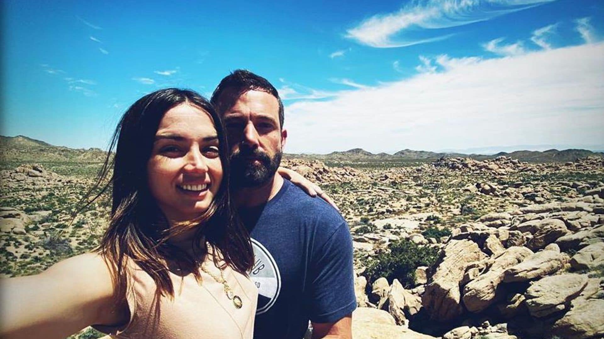 Ana de Armas y Ben Affleck son novios oficiales en las redes