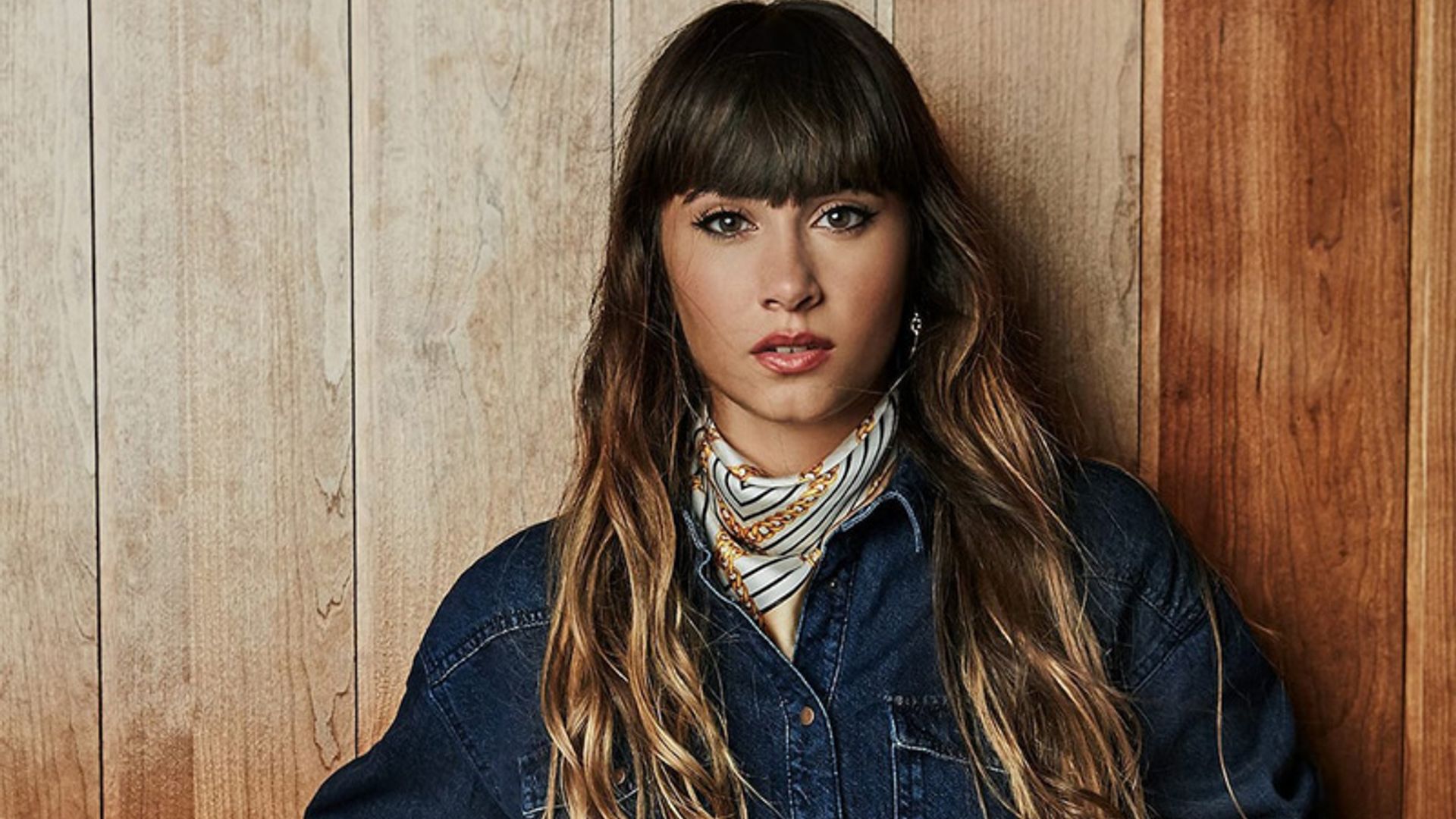 Aitana y el look denim que funciona a los 20, 30 y 40