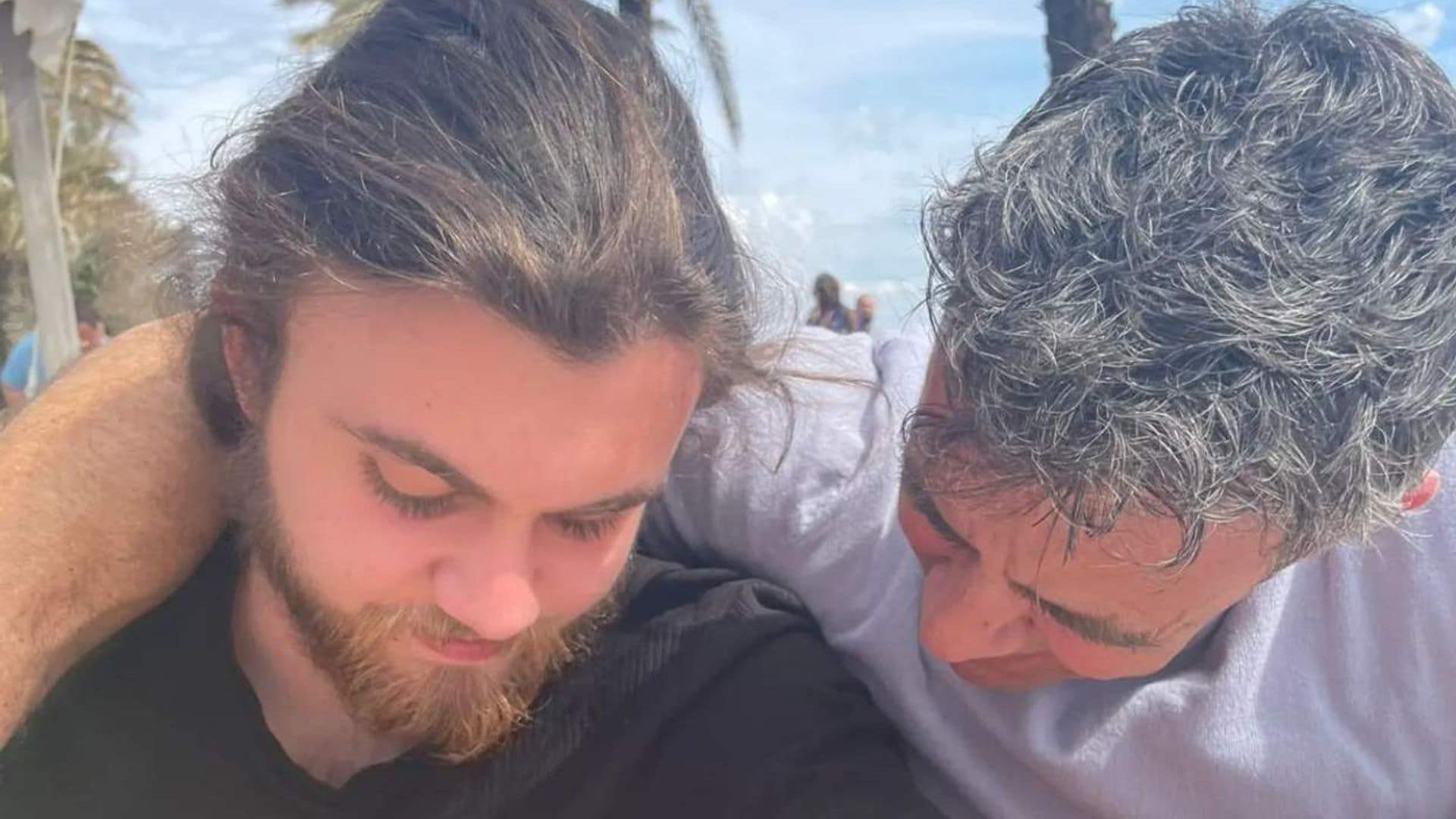 Alonso Caparrós se refugia en su hijo Andrés tras confesar que no pasa por un buen momento