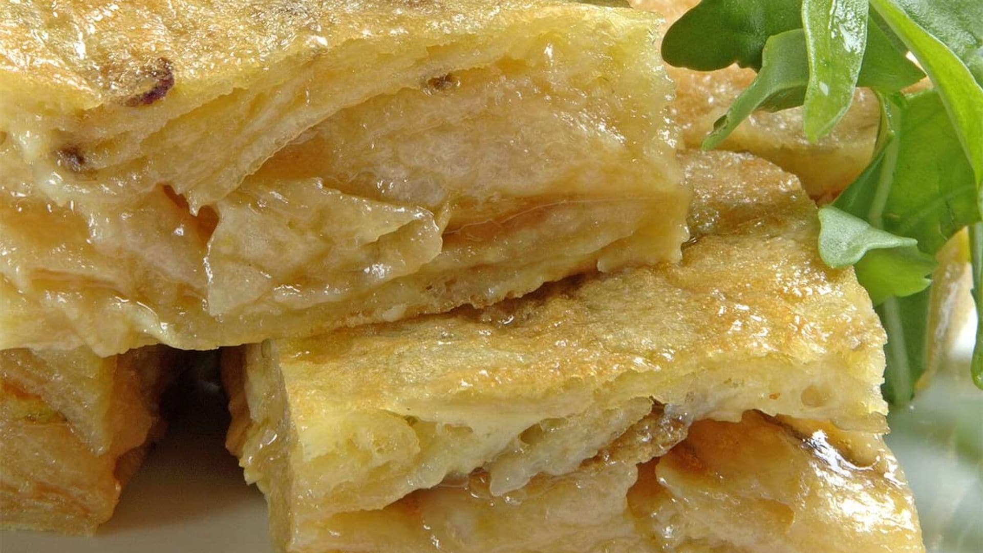 Tortilla crujiente de patata y cebolla