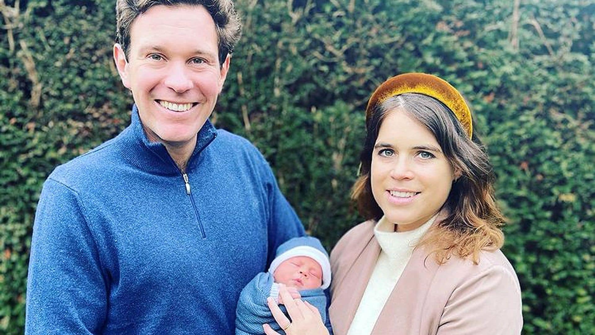 Eugenia de York y Jack Brooksbank posan por primera vez con su bebé