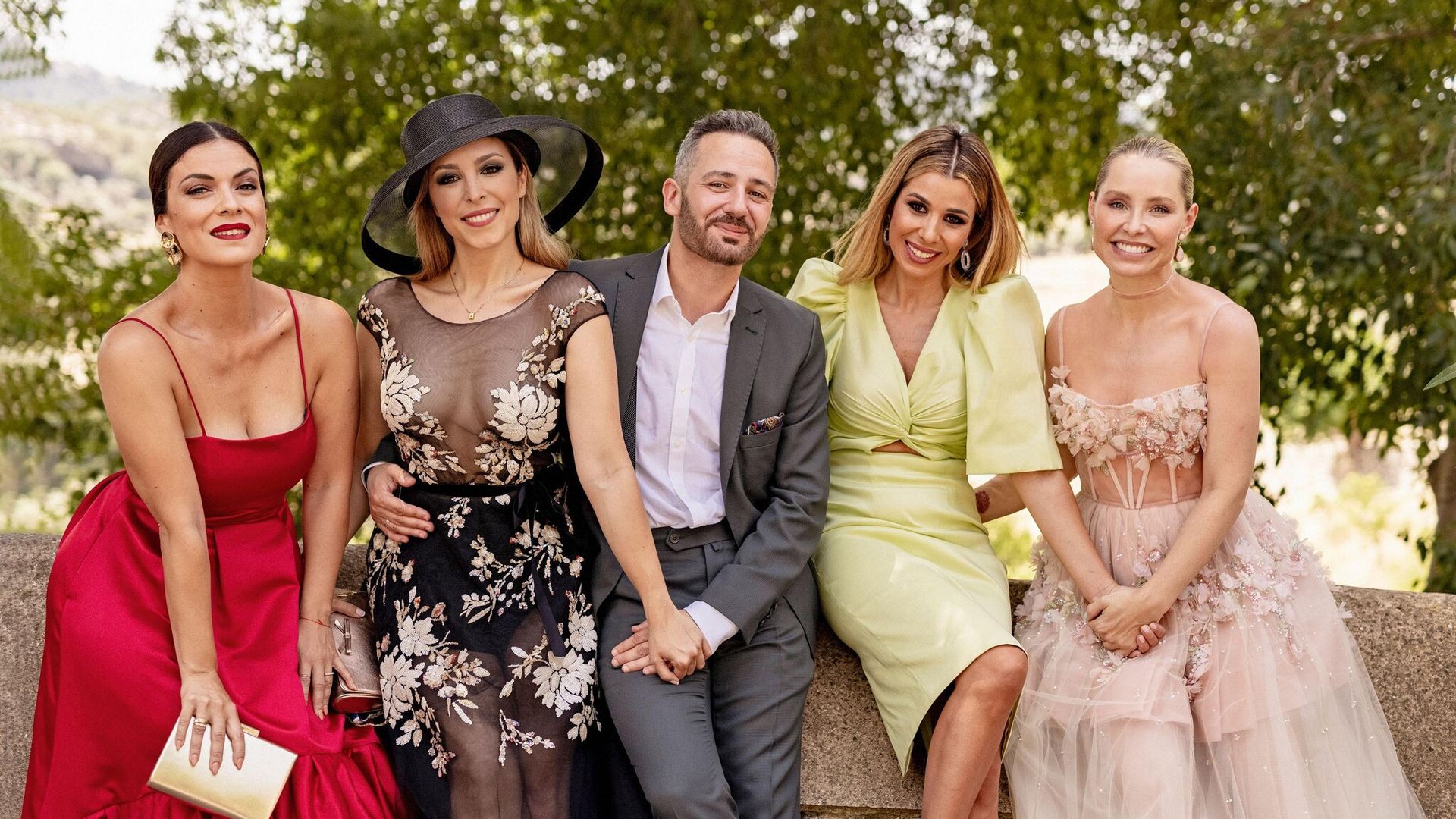 Los impactantes ‘looks’ de Gisela, Natalia, Geno y Soraya Arnelas, compañeras de ‘OT’, en la boda de Chenoa