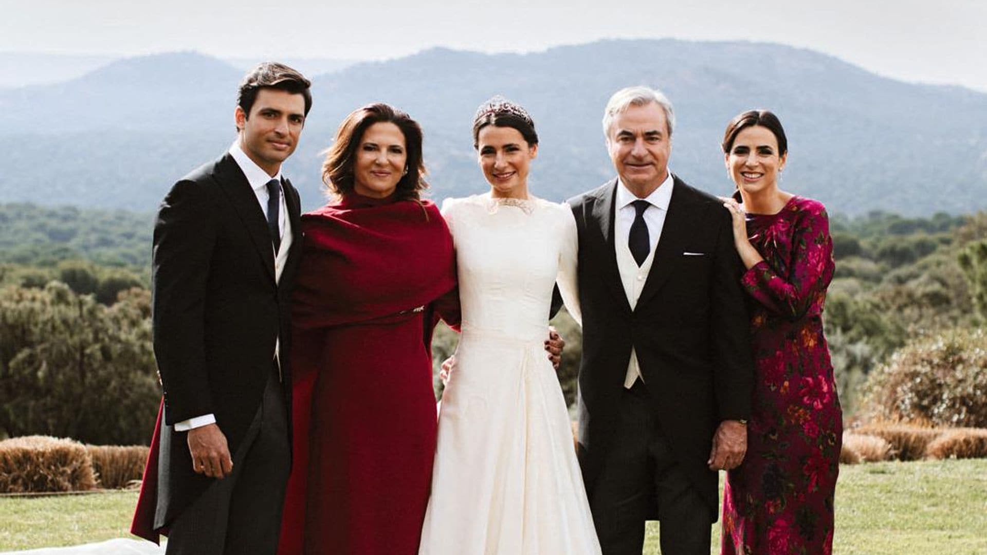 La elegante boda de Ana, hija de Carlos Sainz, con Rodrigo Fontcuberta