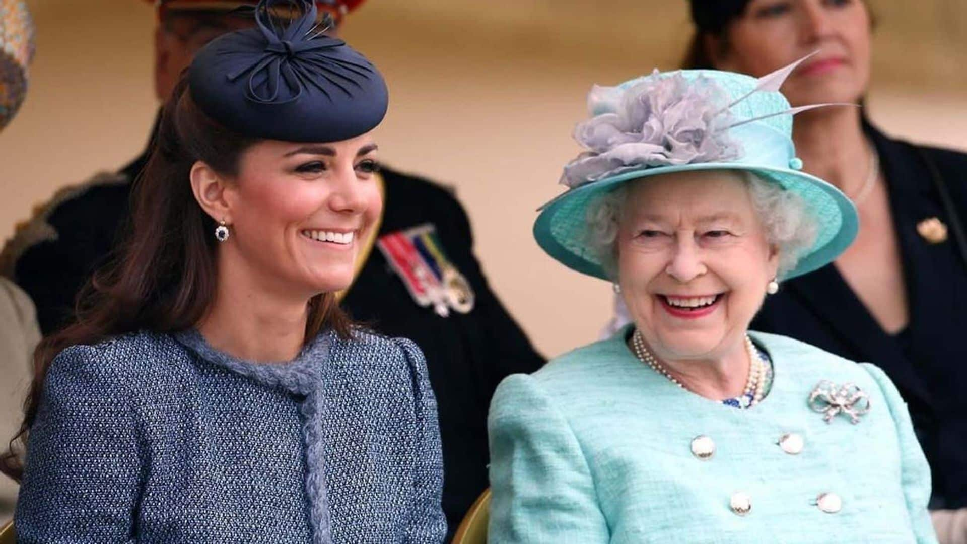 ¡Aún hay más! Las imágenes con las que la Reina y el Príncipe de Gales felicitan a la duquesa de Cambridge