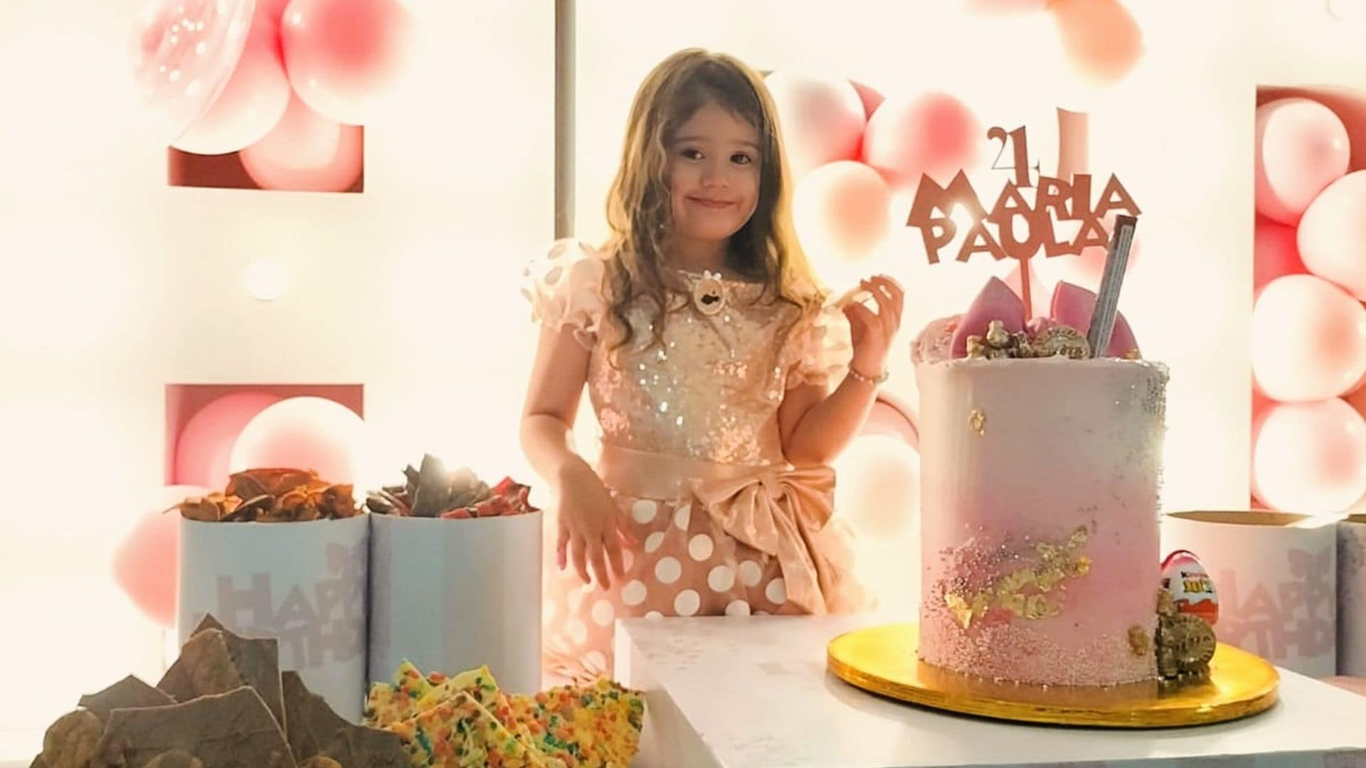 Dulce María celebra a su hija María Paula con una espectacular fiesta