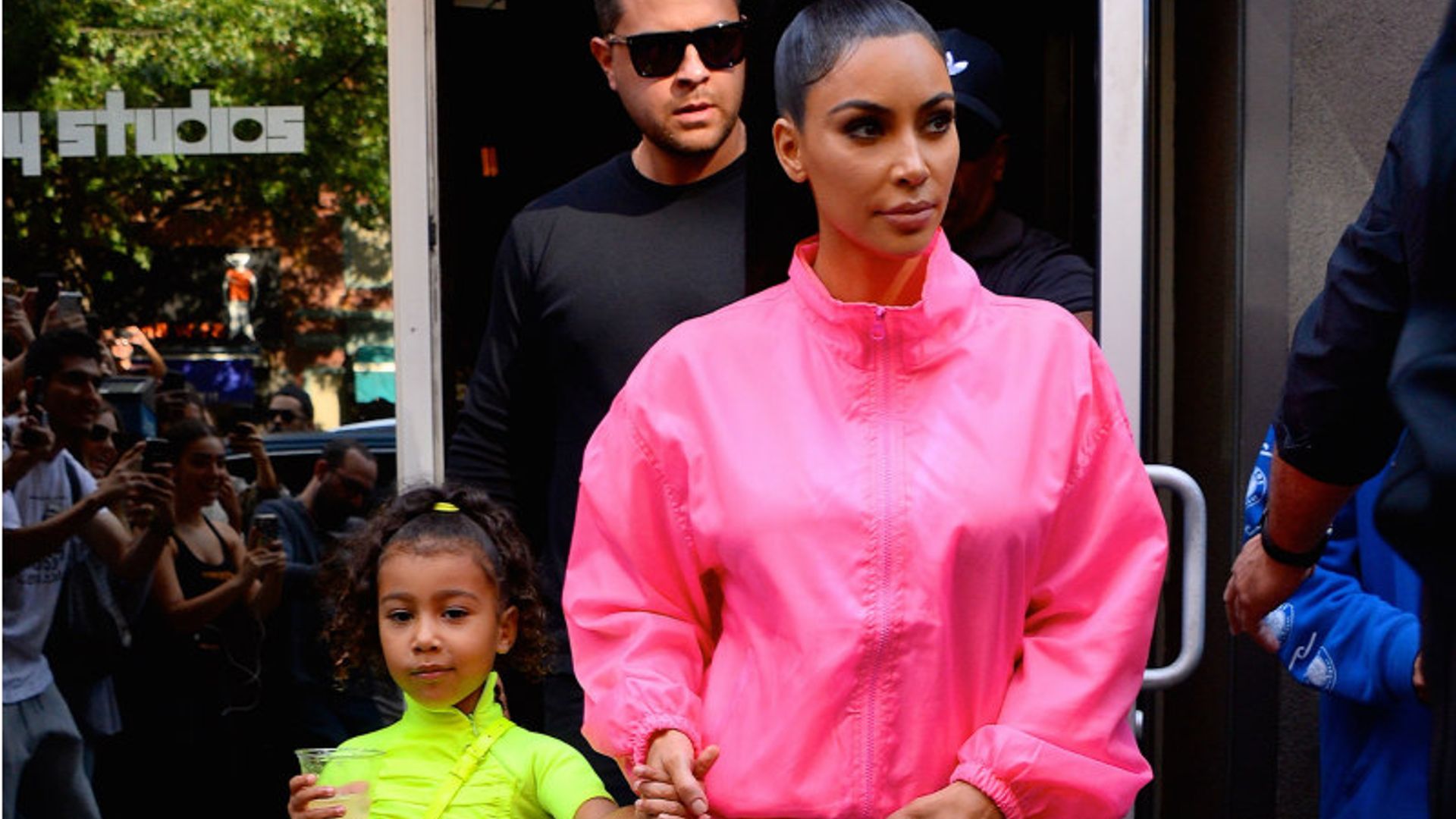 North West está comenzando a superar los estilismos de Kim Kardashian